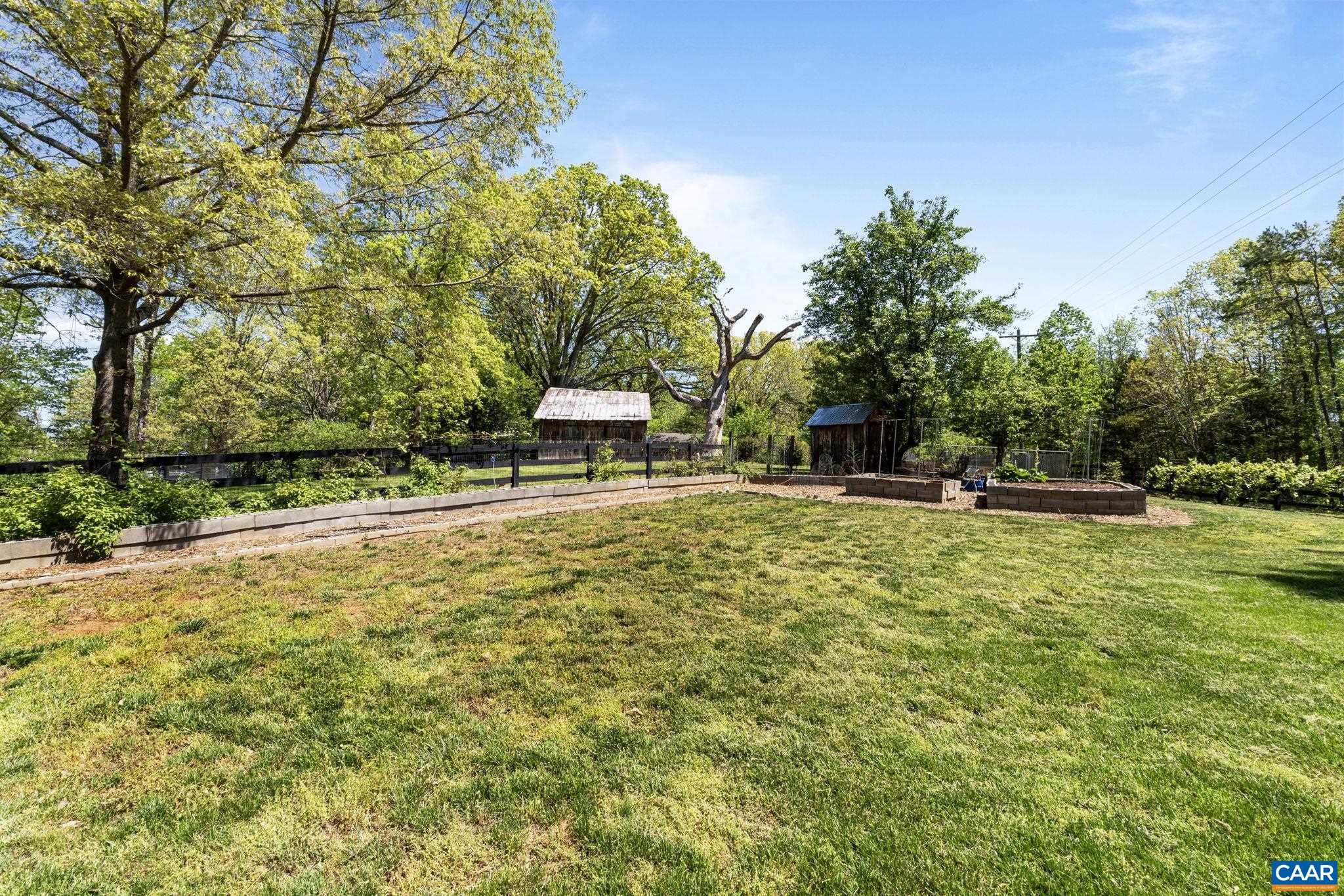 1407 CHAPMAN RD