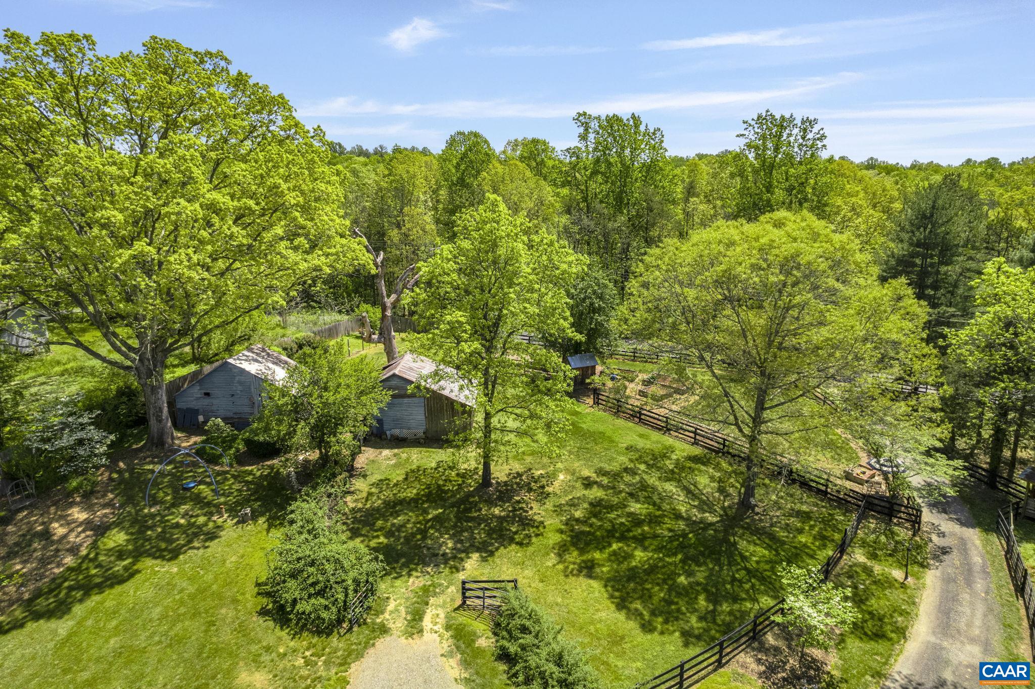 1407 CHAPMAN RD