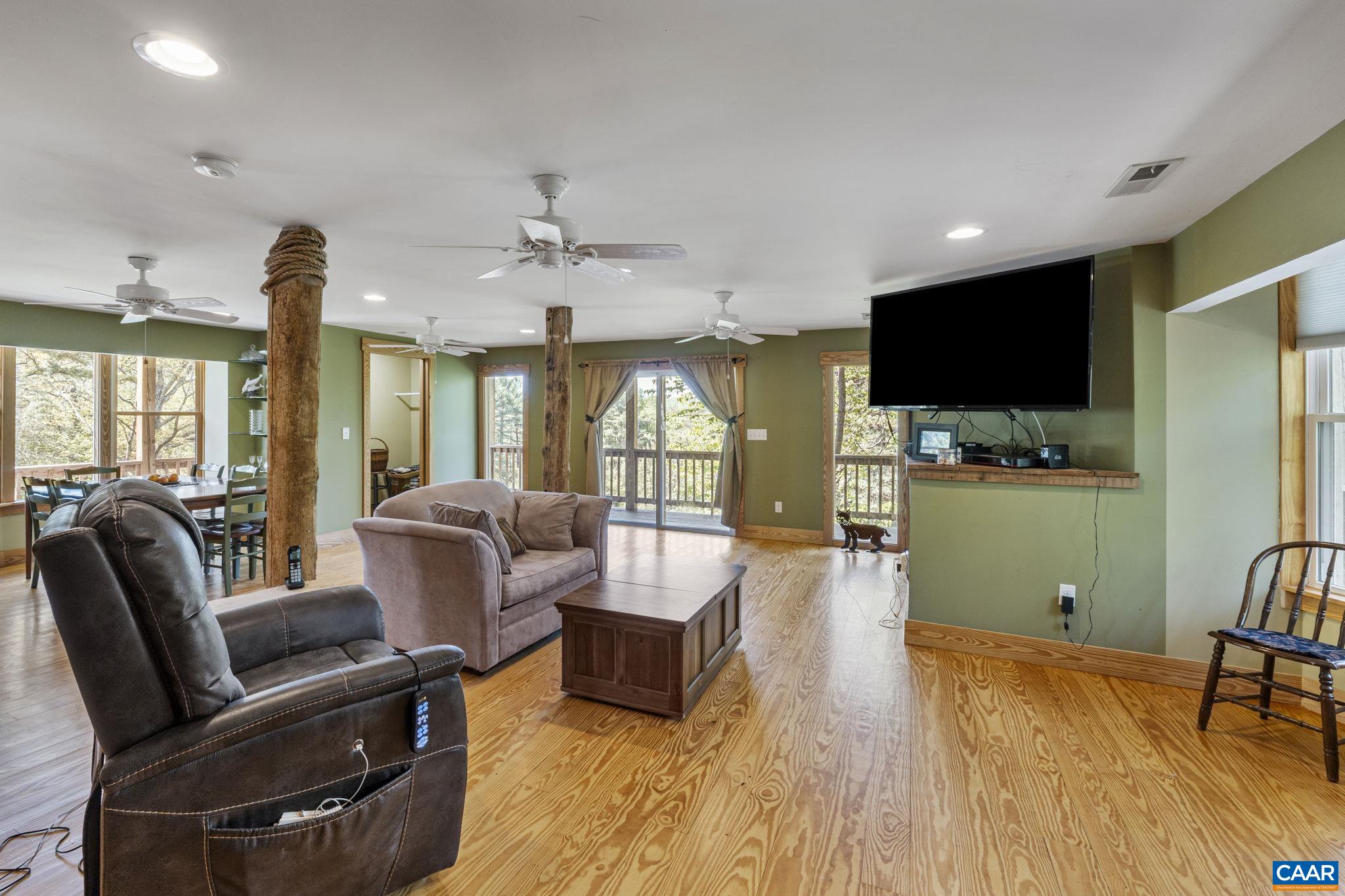 1407 CHAPMAN RD