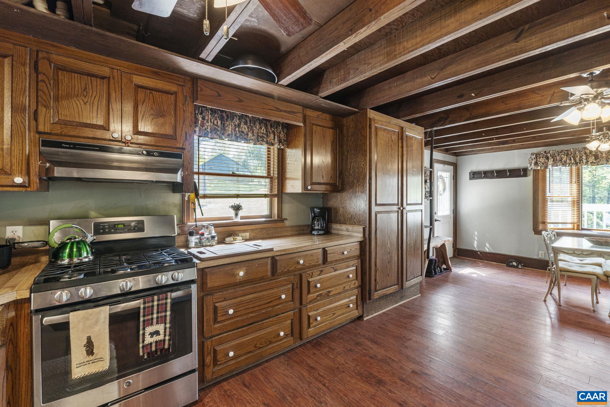 1407 CHAPMAN RD