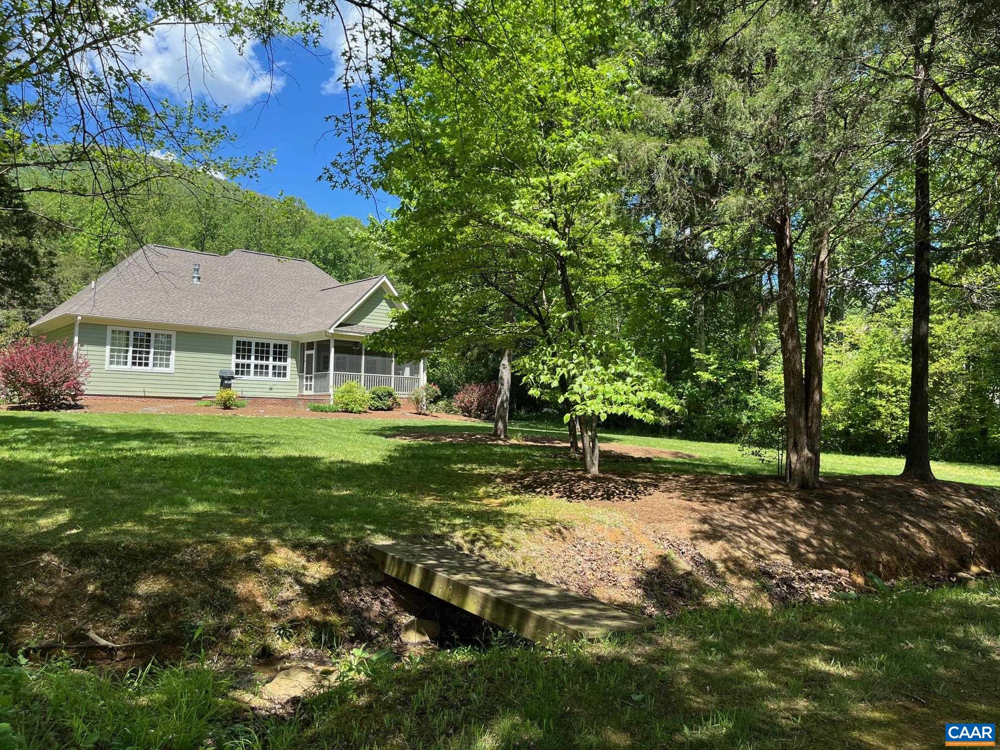 1498 MONOCAN DR