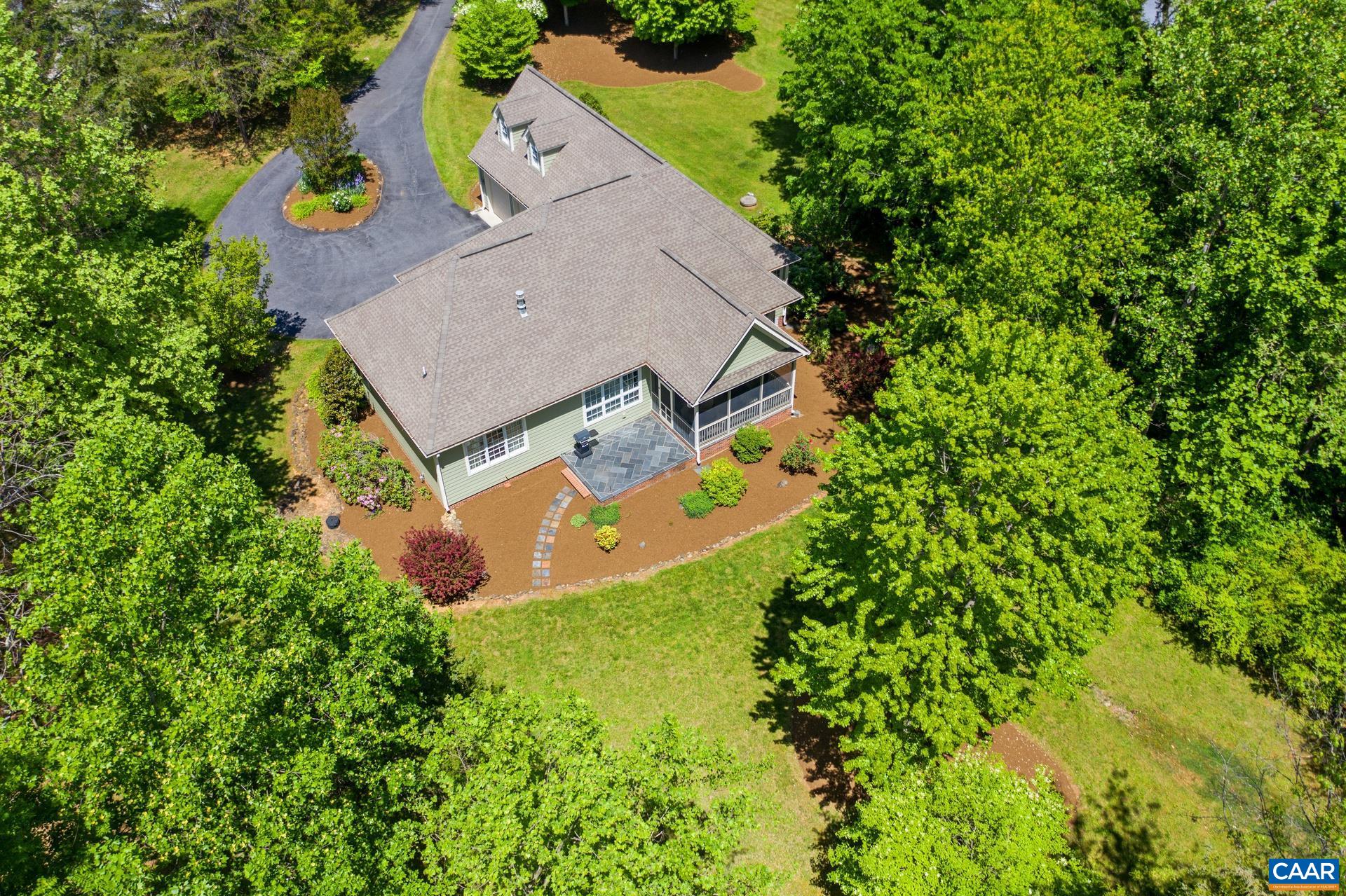 1498 MONOCAN DR