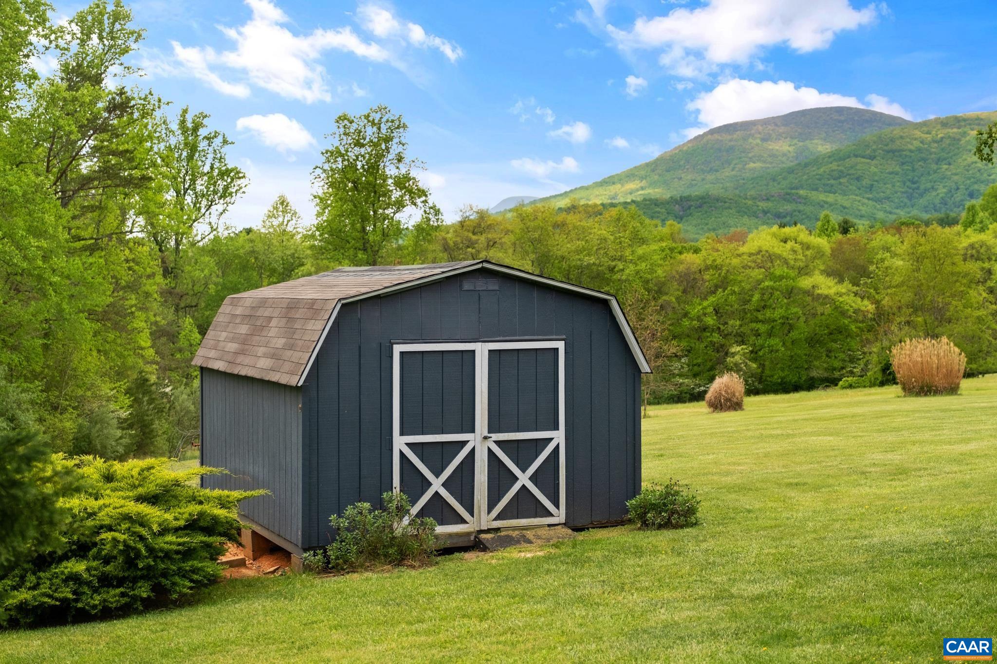 288 BLAND WADE LN