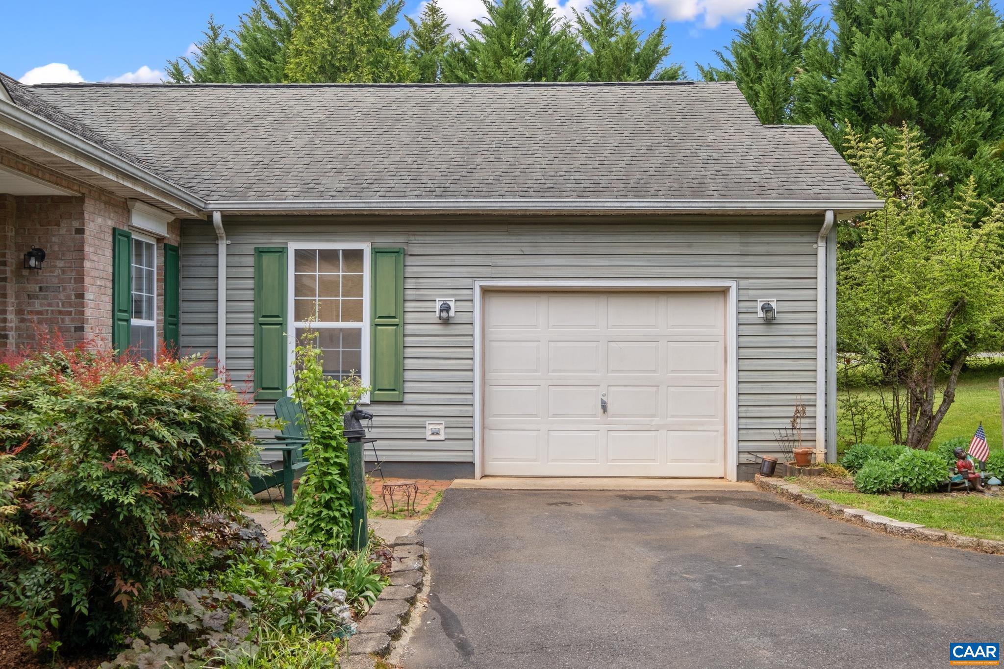 288 BLAND WADE LN