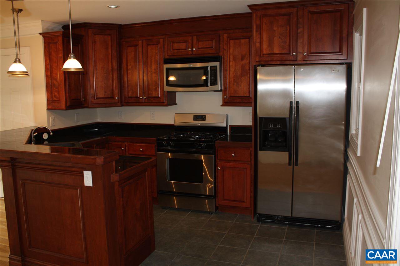 2414 BARRACKS PL Unit: 3