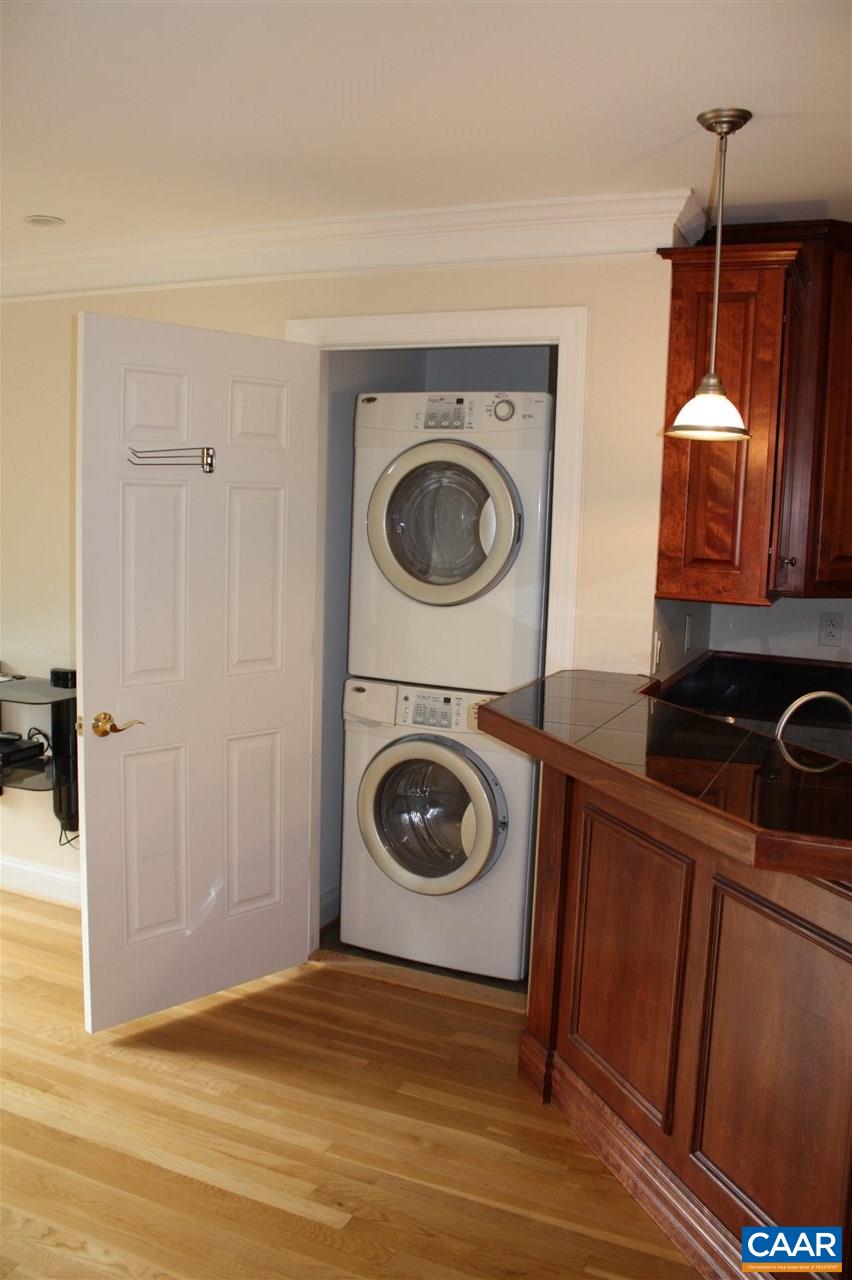 2414 BARRACKS PL Unit: 3