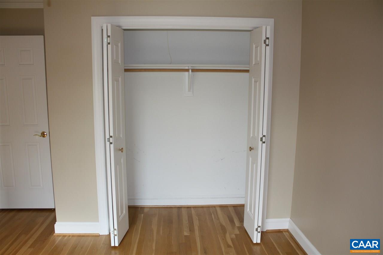 2414 BARRACKS PL Unit: 3
