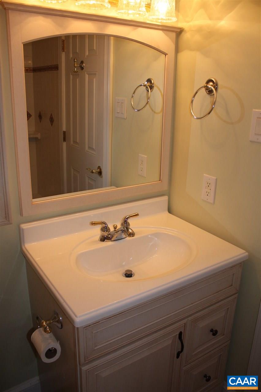 2414 BARRACKS PL Unit: 3