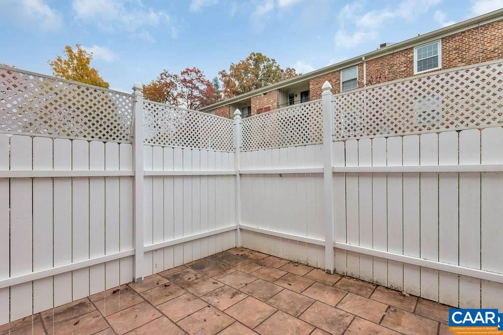 142 HESSIAN HILLS CIR Unit: 2