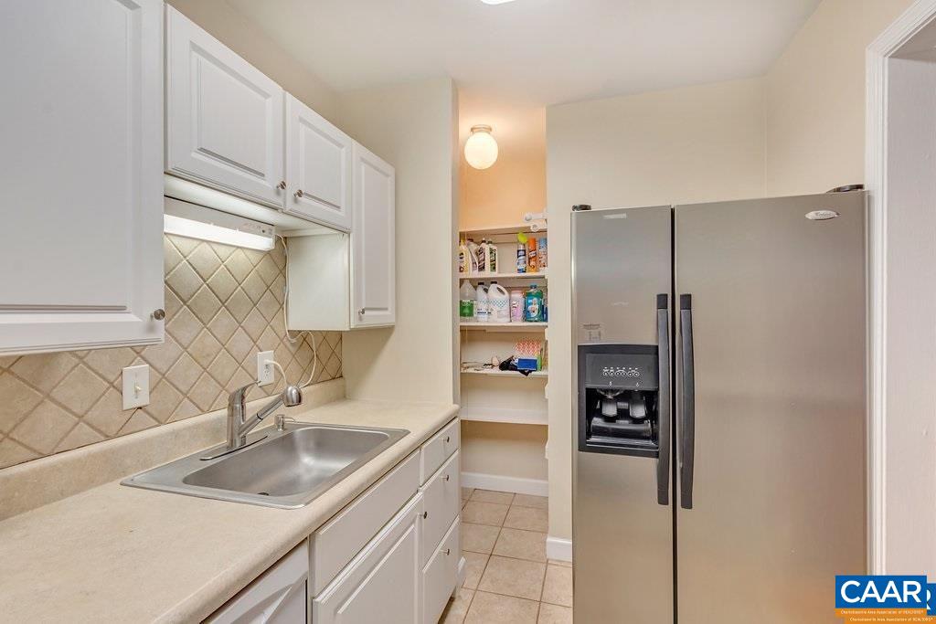 142 HESSIAN HILLS CIR Unit: 2