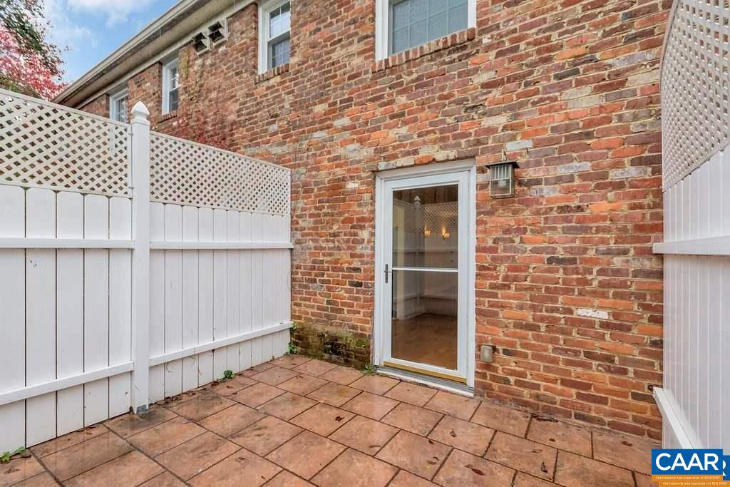 142 HESSIAN HILLS CIR Unit: 2