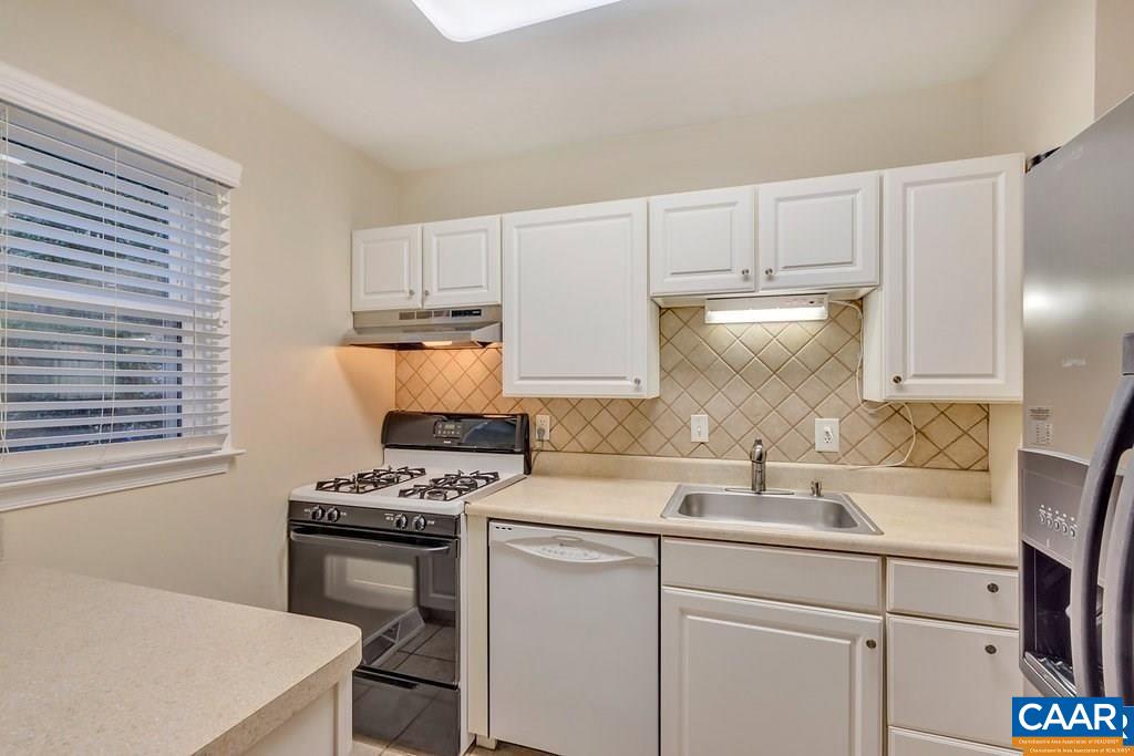 142 HESSIAN HILLS CIR Unit: 2