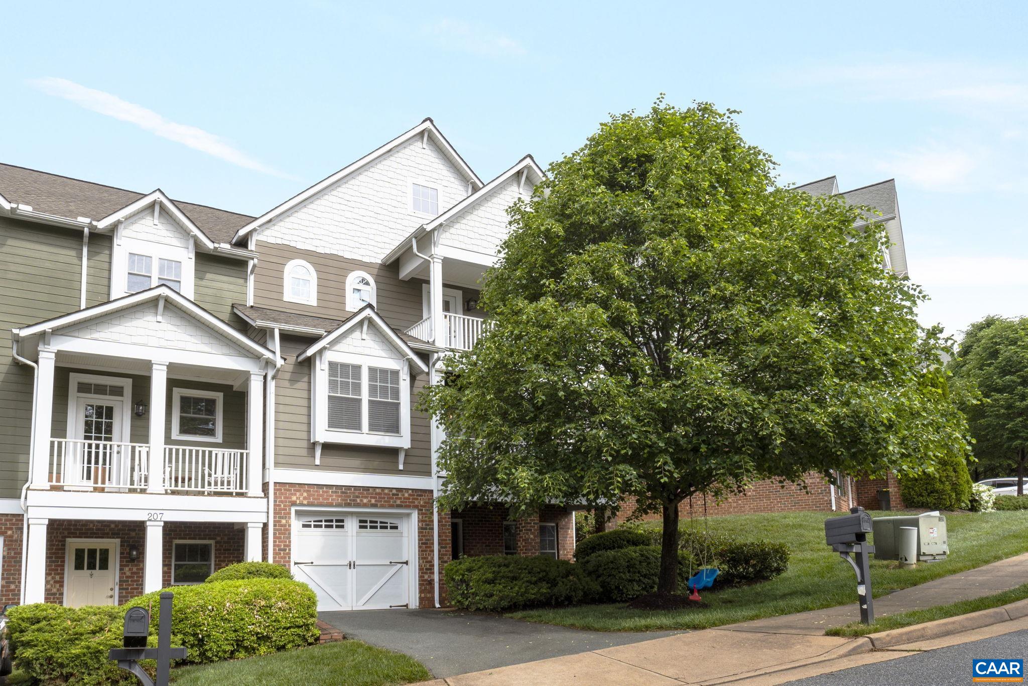209 BROOKWOOD DR