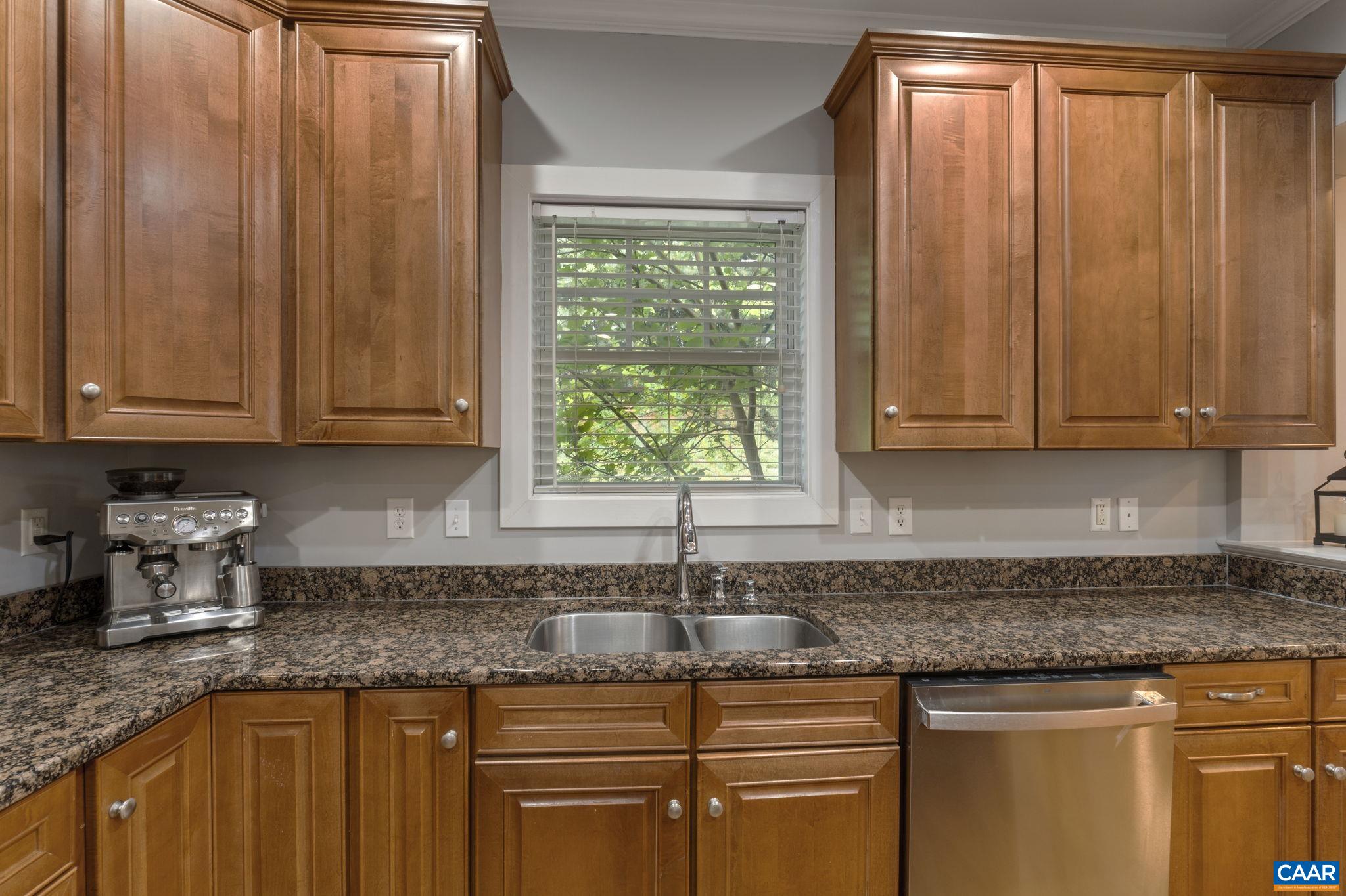 209 BROOKWOOD DR