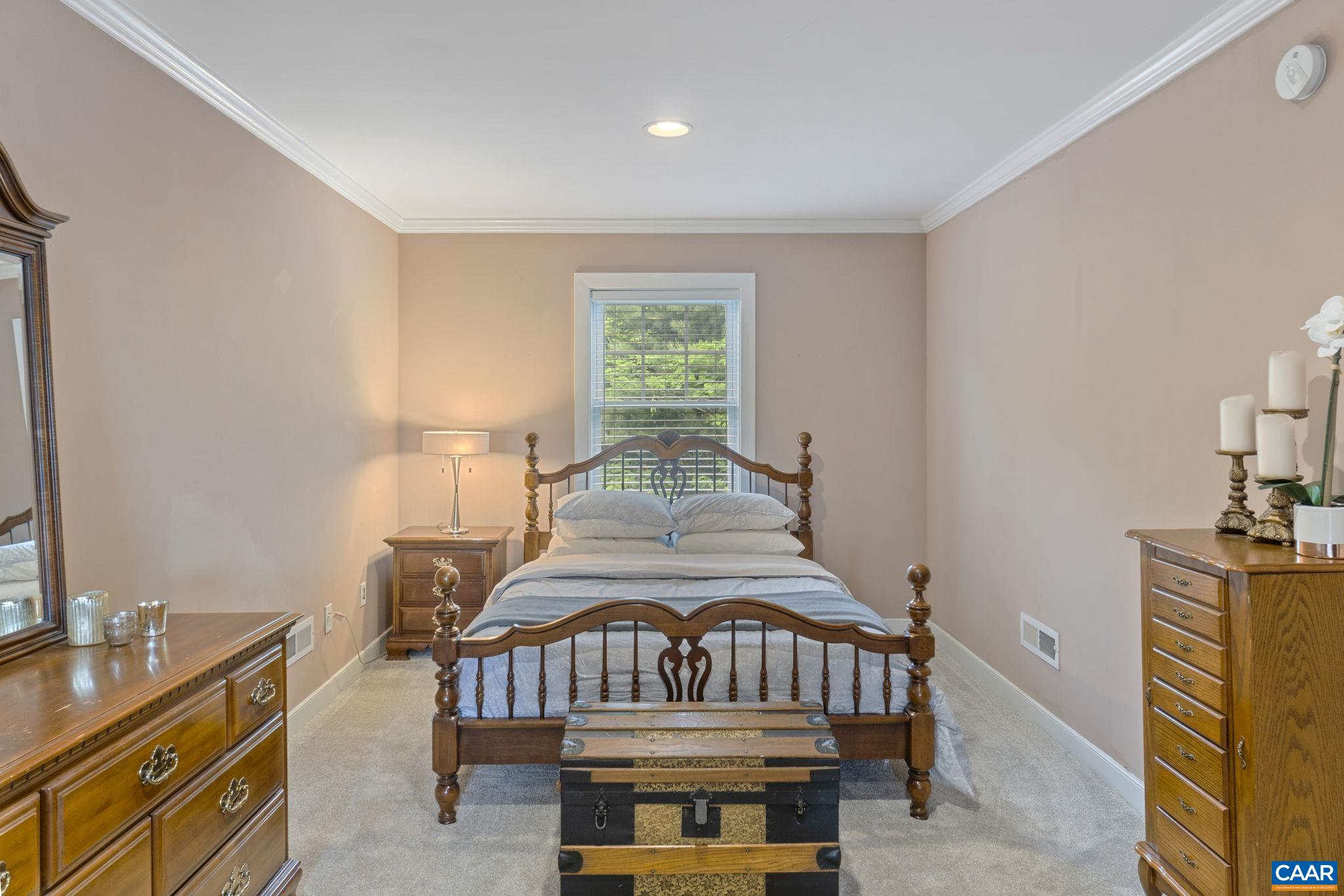 209 BROOKWOOD DR