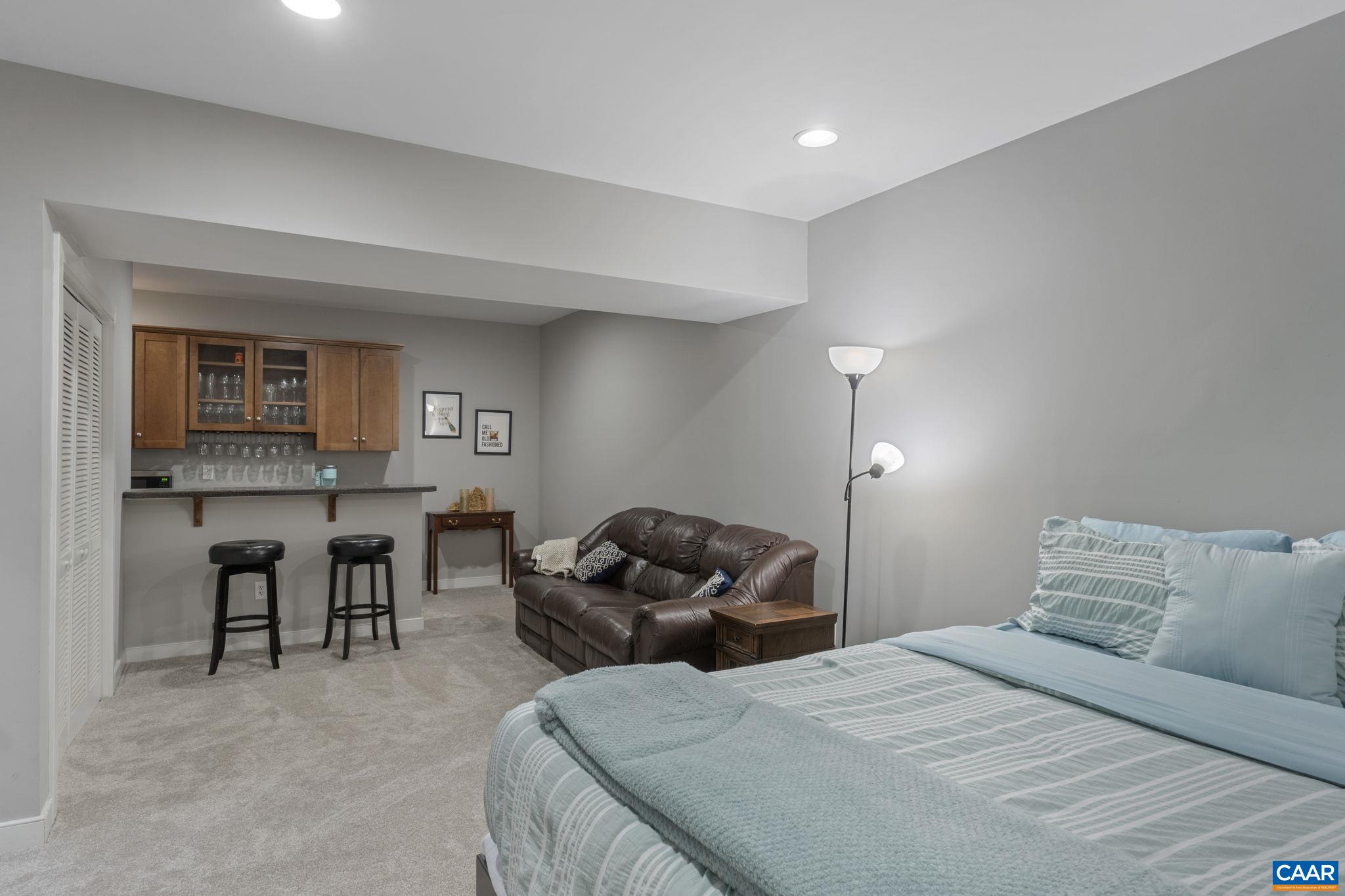 209 BROOKWOOD DR