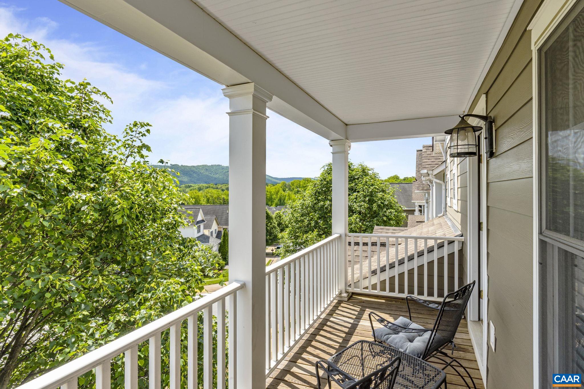 209 BROOKWOOD DR