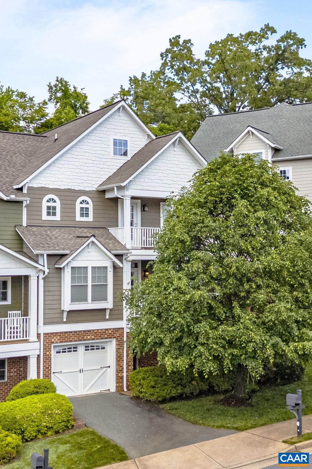 209 BROOKWOOD DR