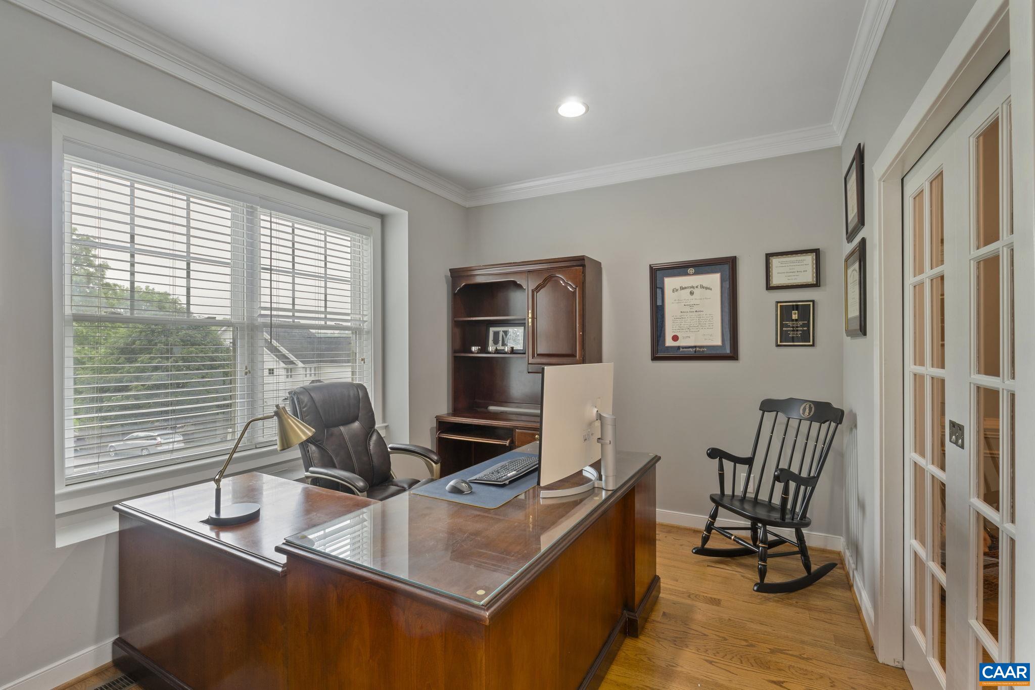 209 BROOKWOOD DR