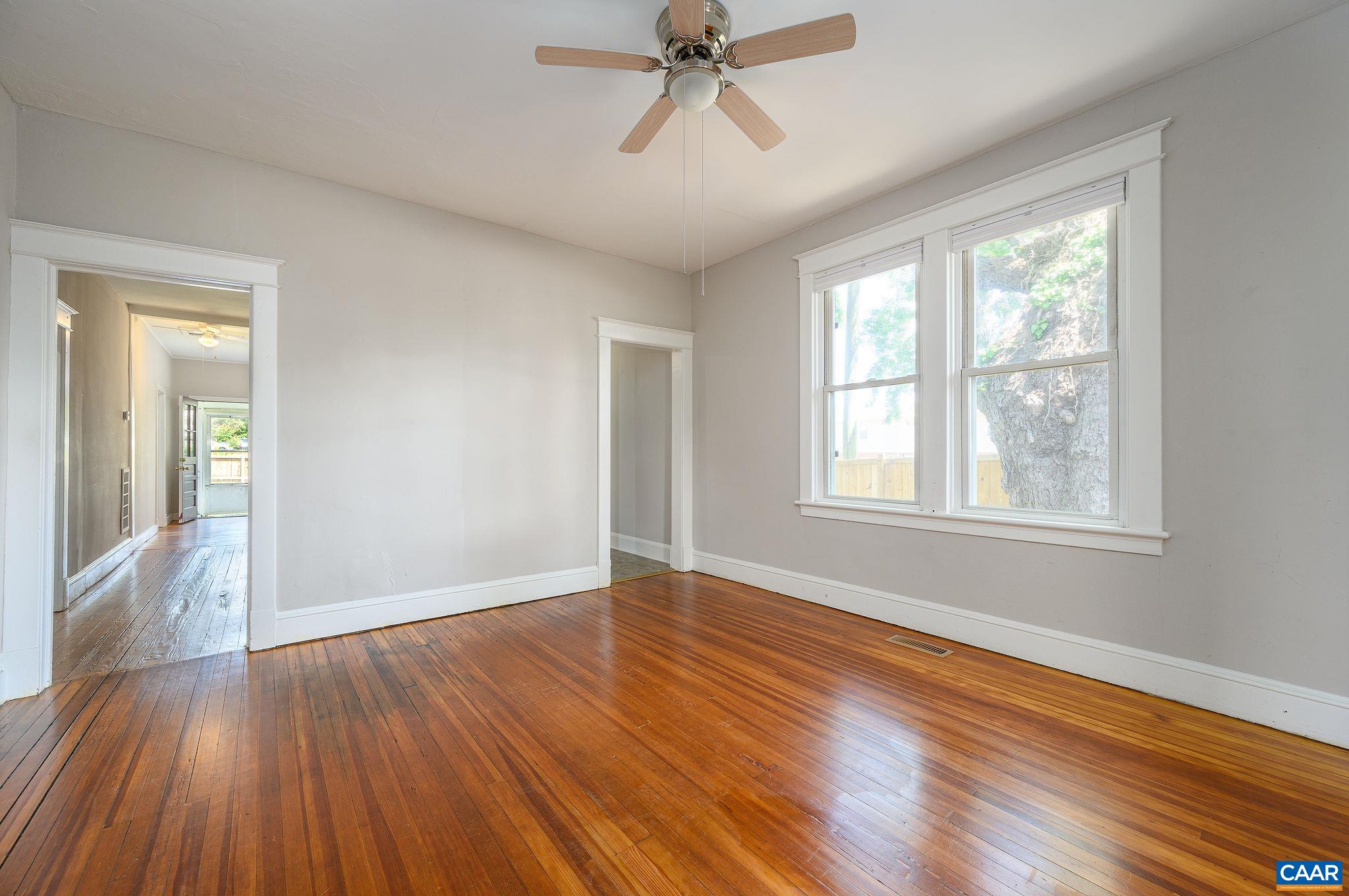 817 HENRY AVE