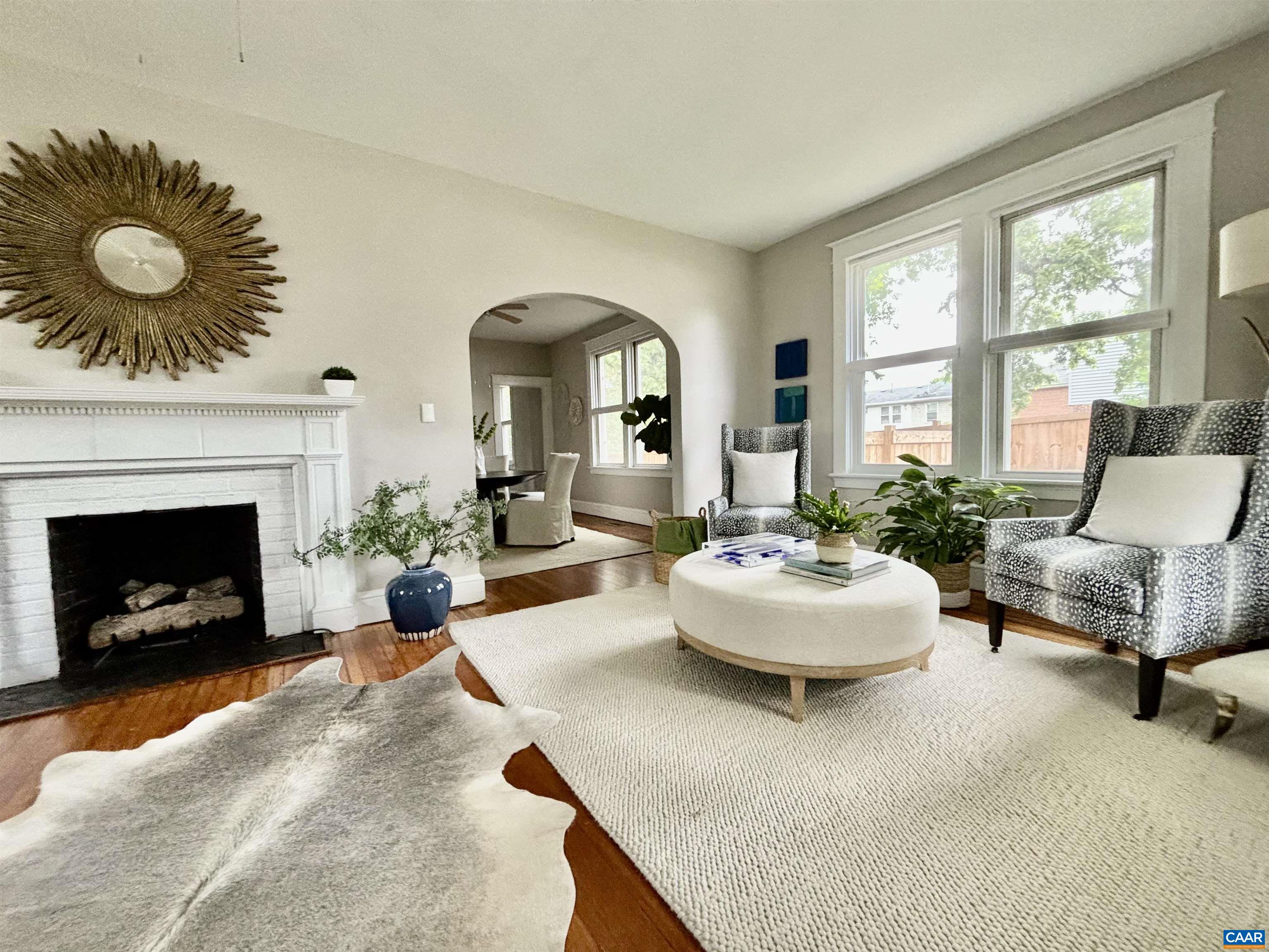 817 HENRY AVE