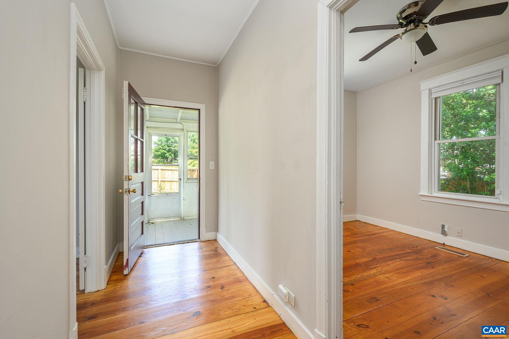 817 HENRY AVE