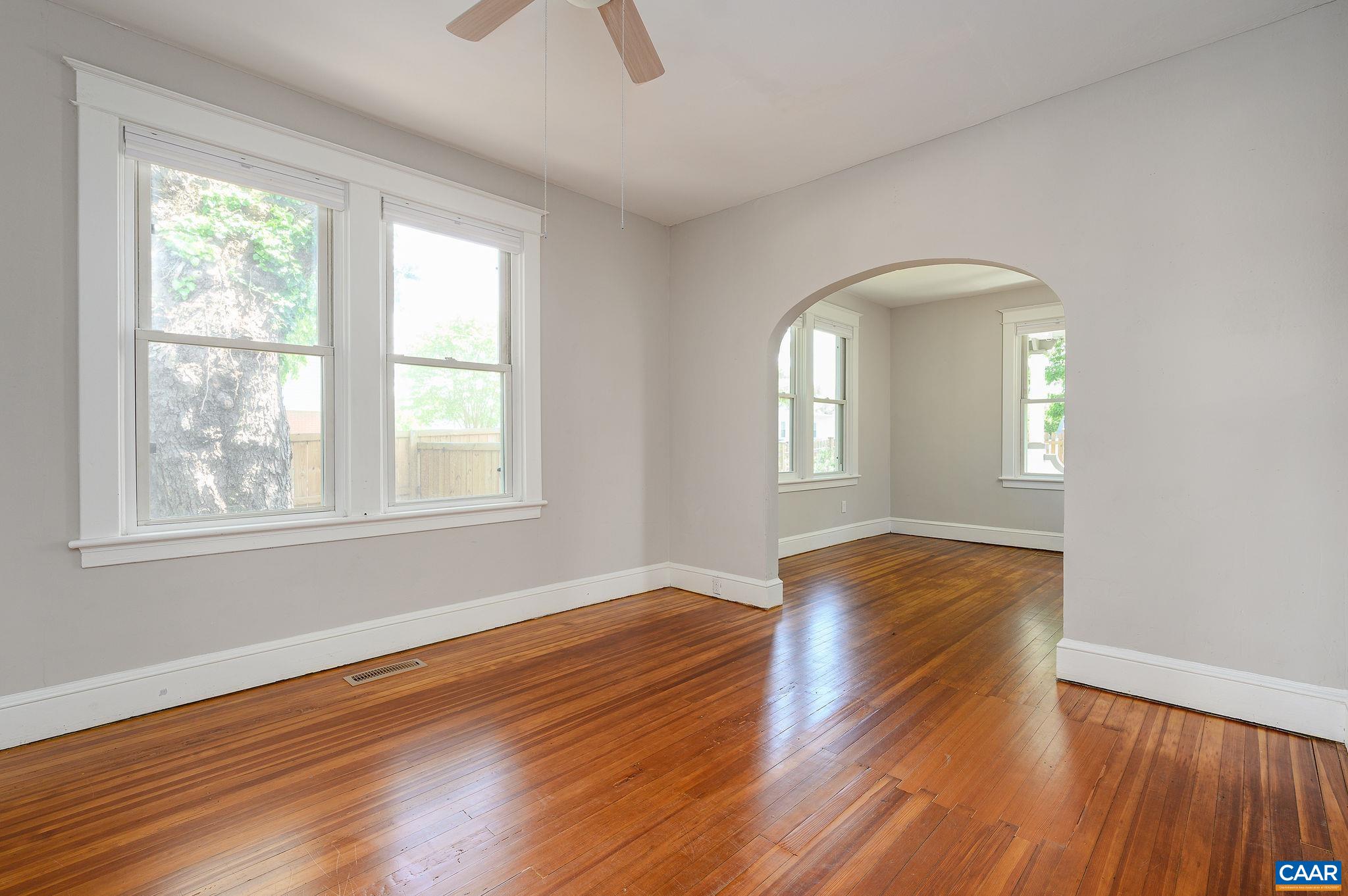 817 HENRY AVE