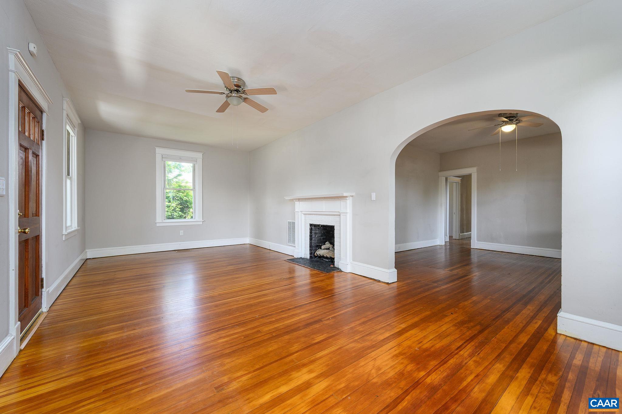 817 HENRY AVE