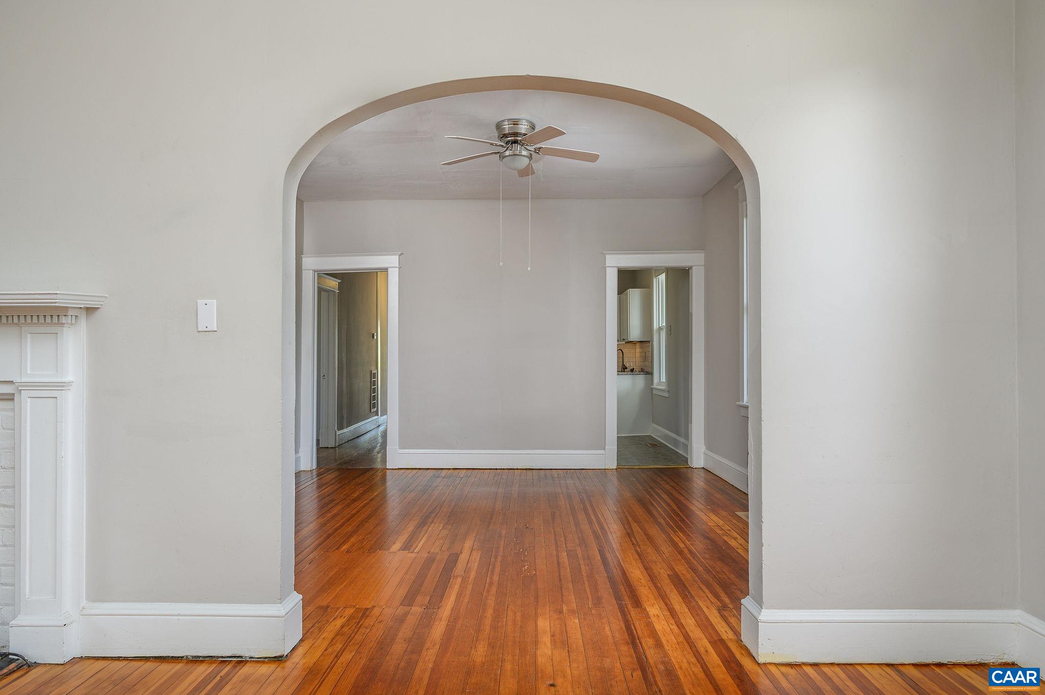 817 HENRY AVE