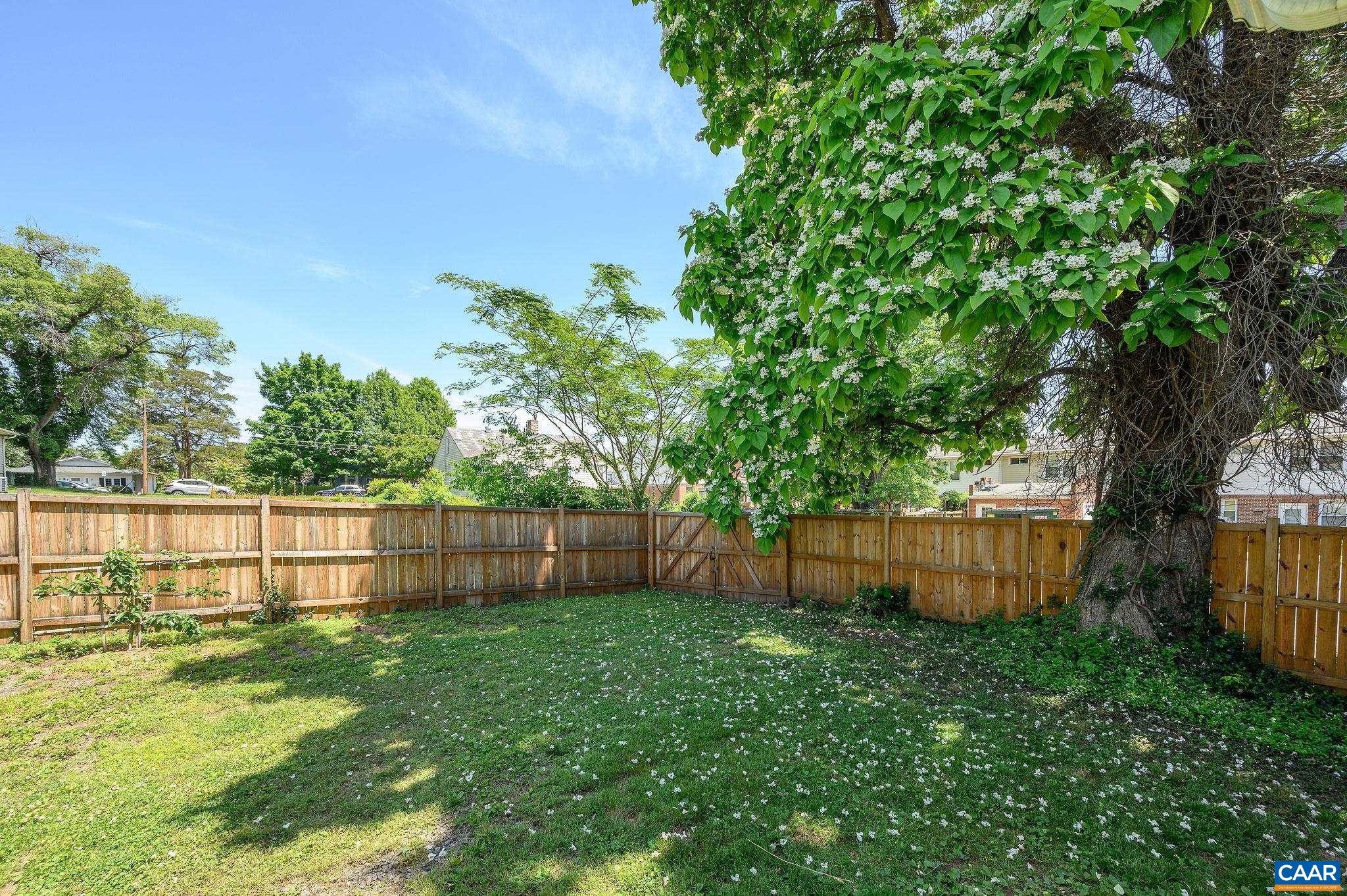 817 HENRY AVE