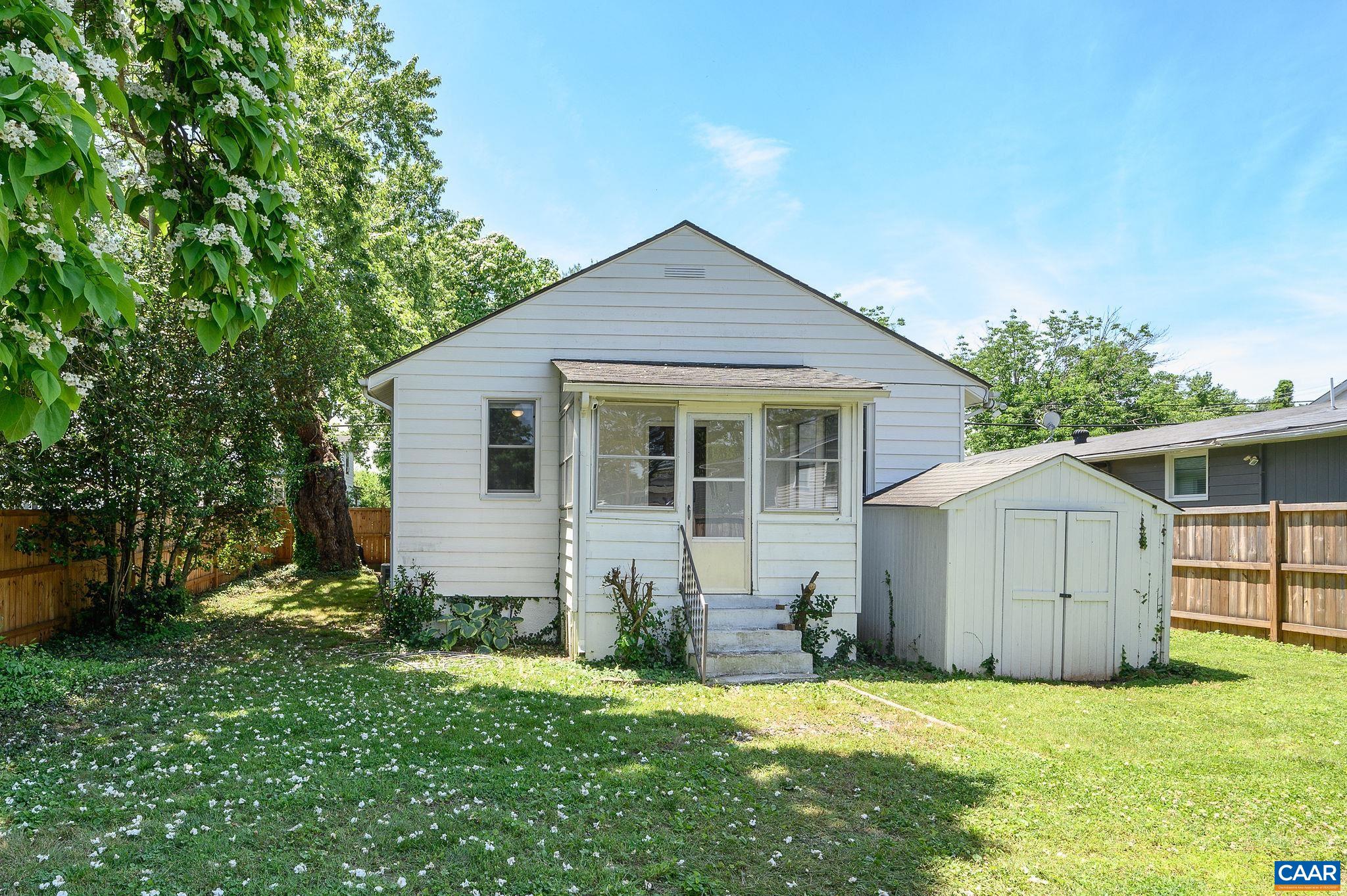 817 HENRY AVE