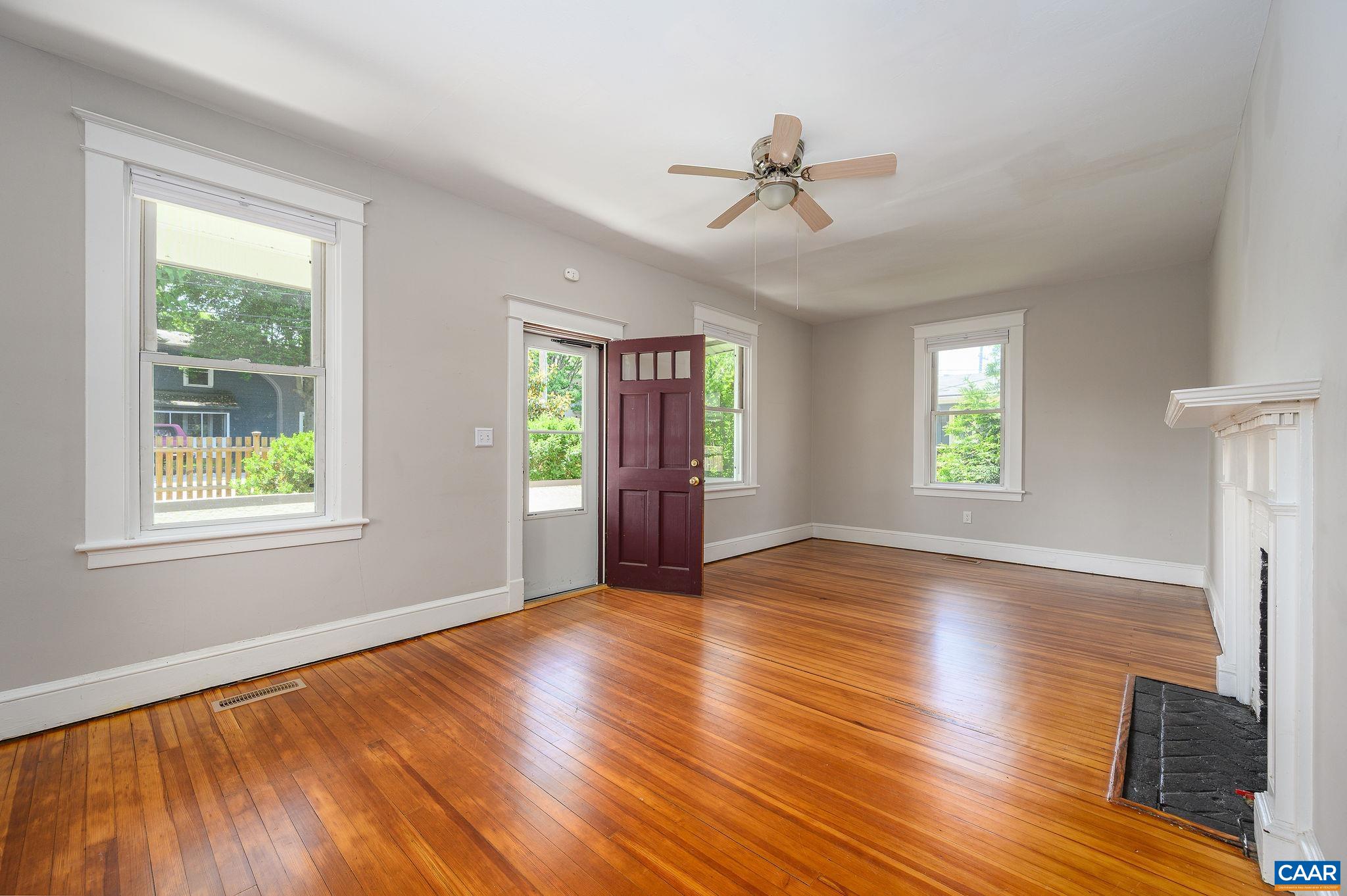 817 HENRY AVE