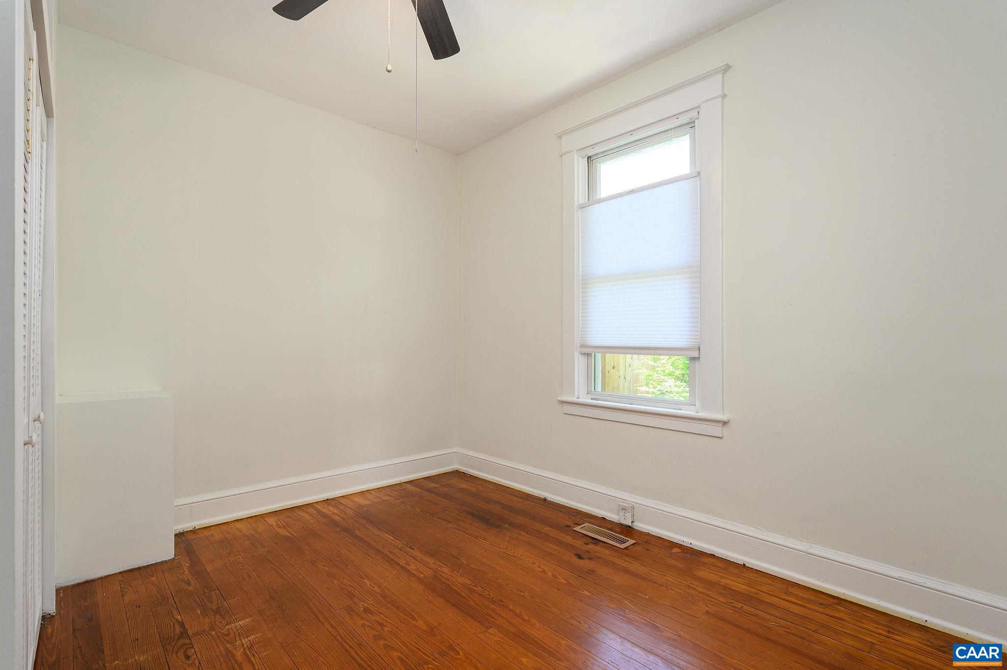 817 HENRY AVE