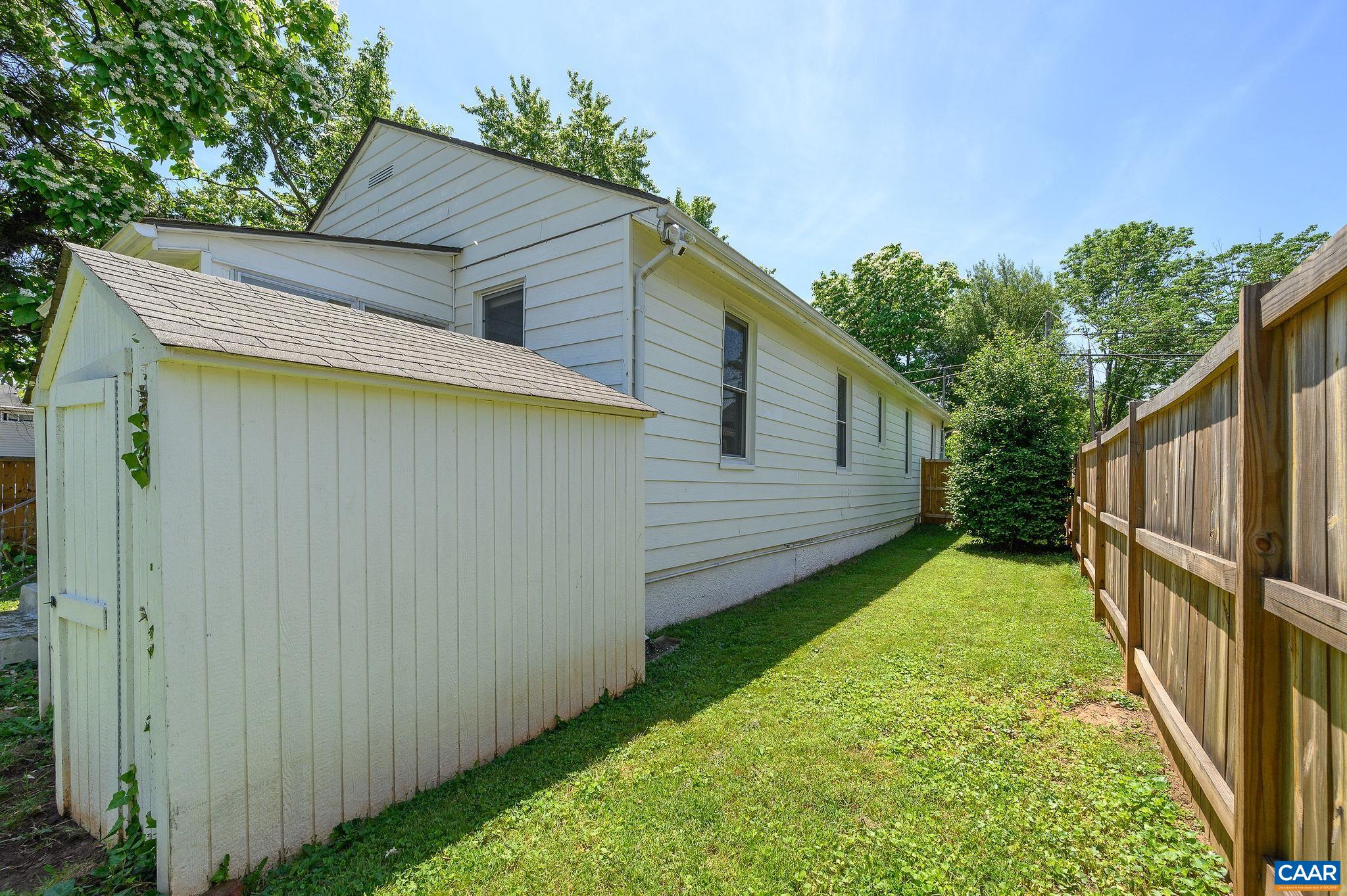 817 HENRY AVE
