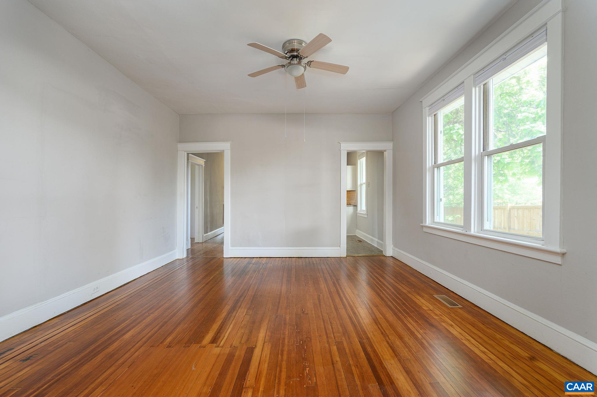 817 HENRY AVE