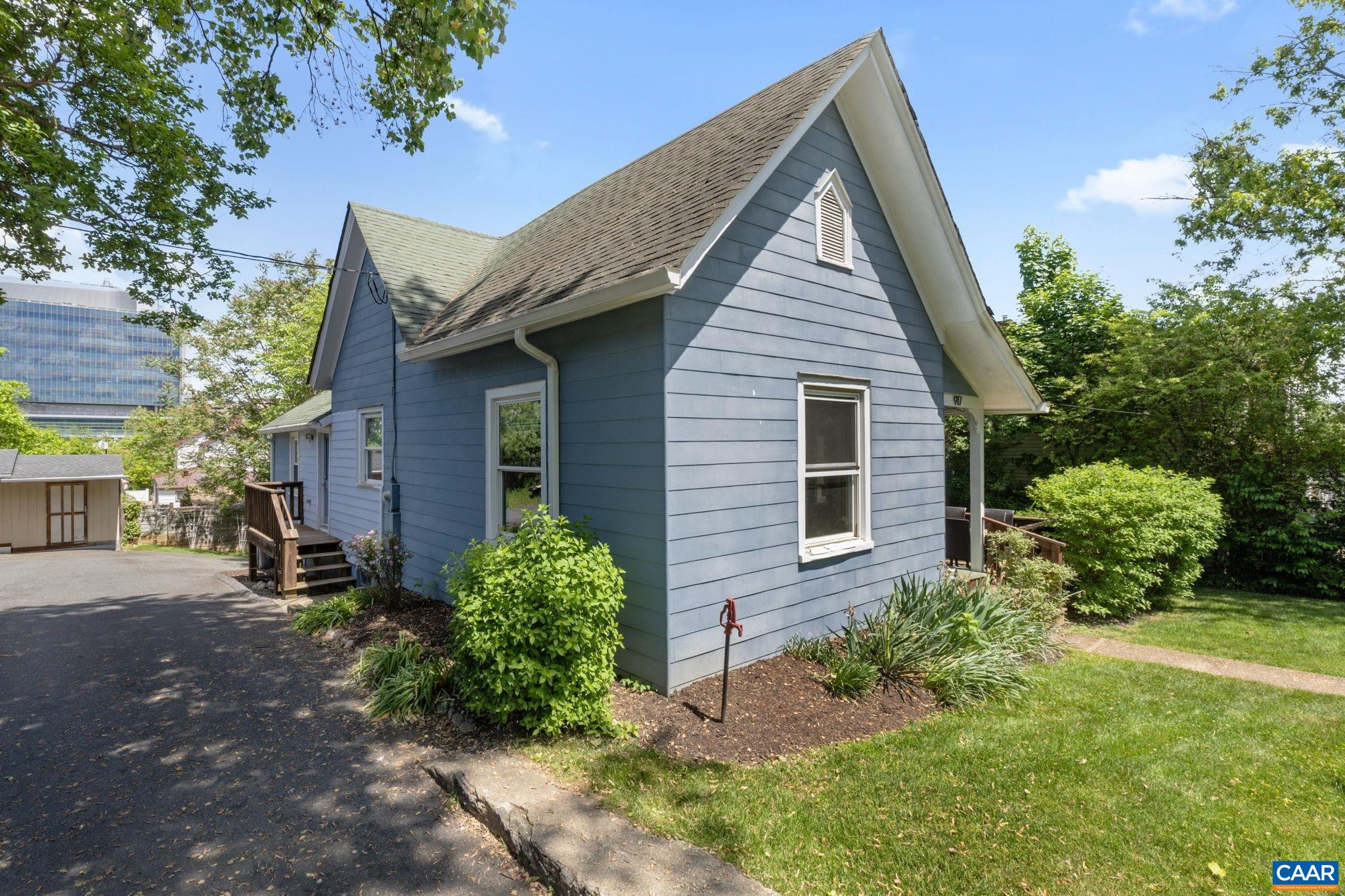 917 CHERRY AVE