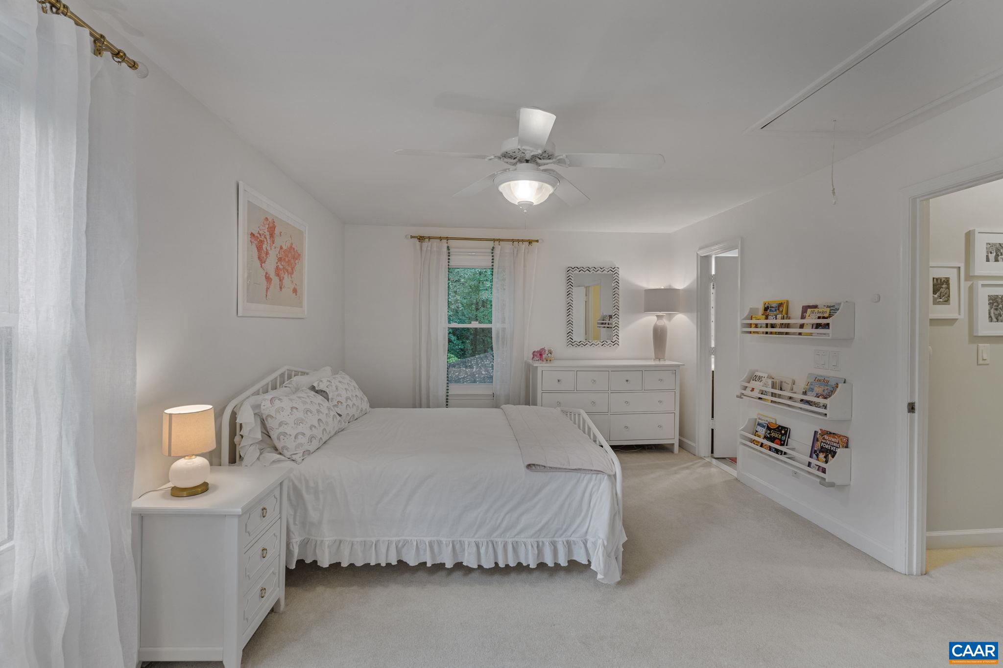 1318 ROSE HILL DR