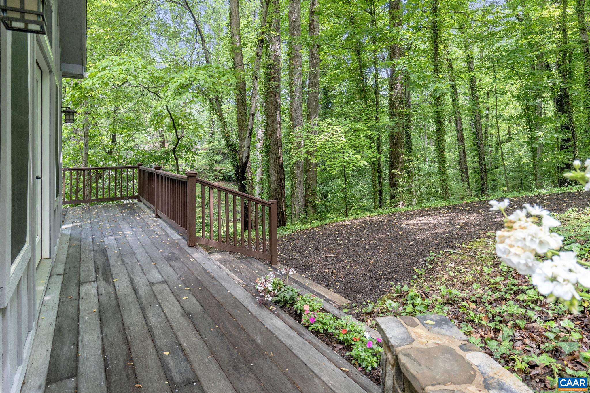 1318 ROSE HILL DR