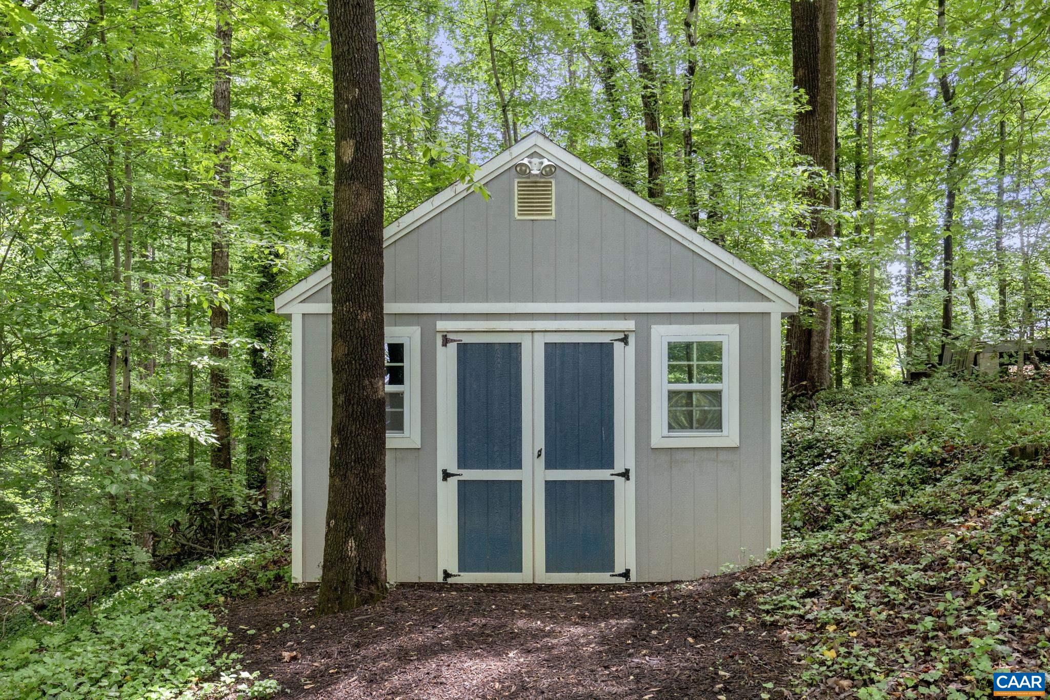 1318 ROSE HILL DR