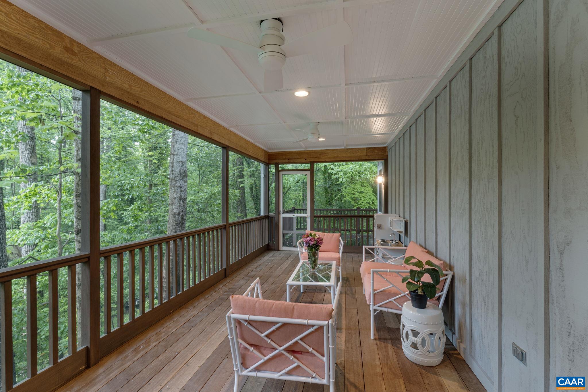 1318 ROSE HILL DR