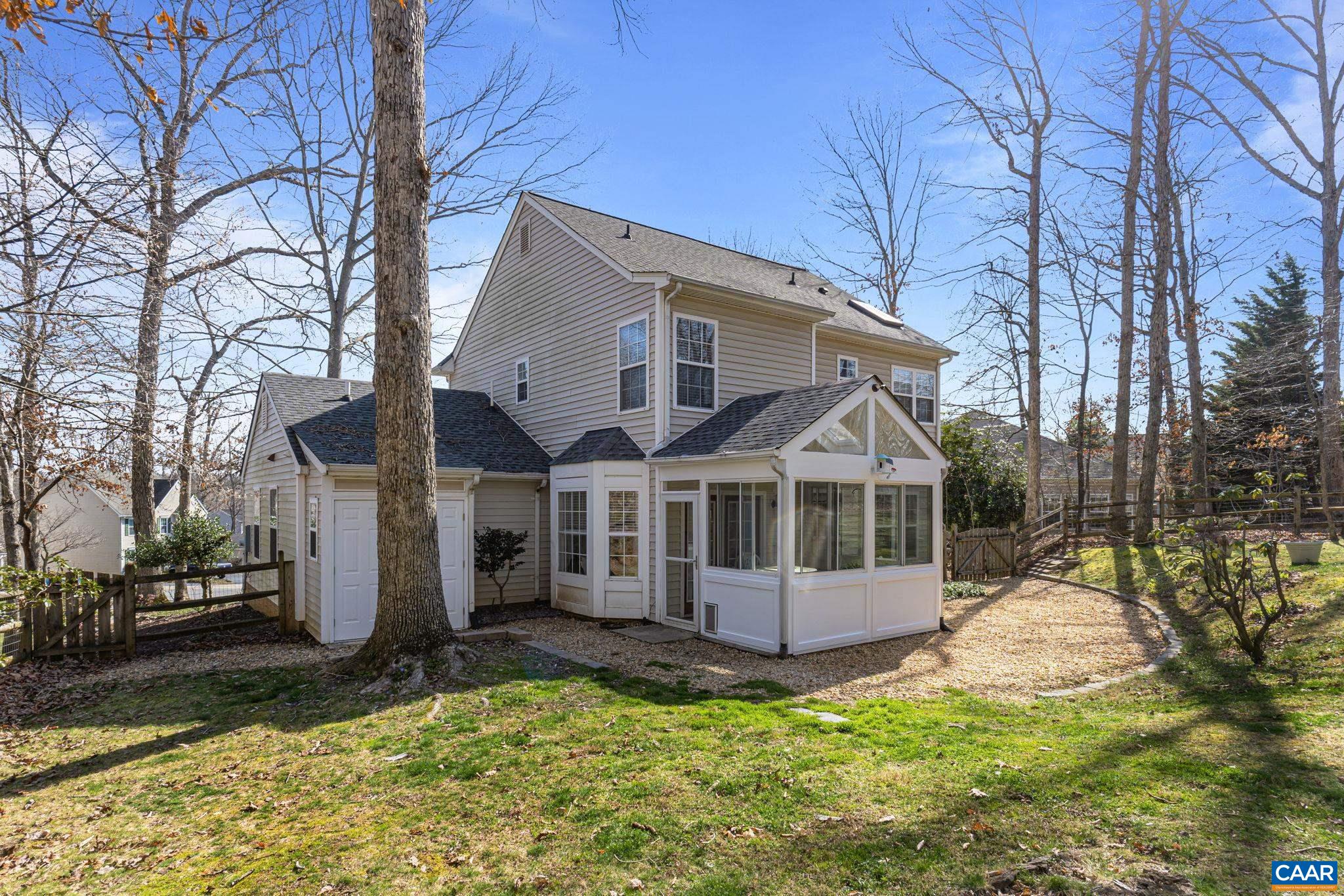1693 BANYAN CT
