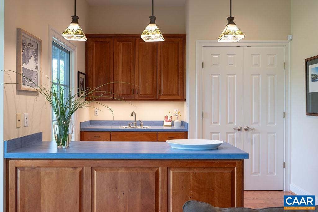 513 HALF MILE BRANCH RD