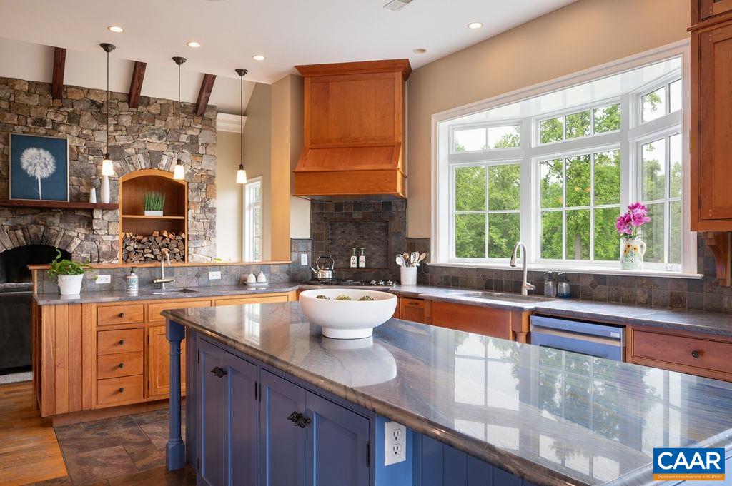 513 HALF MILE BRANCH RD