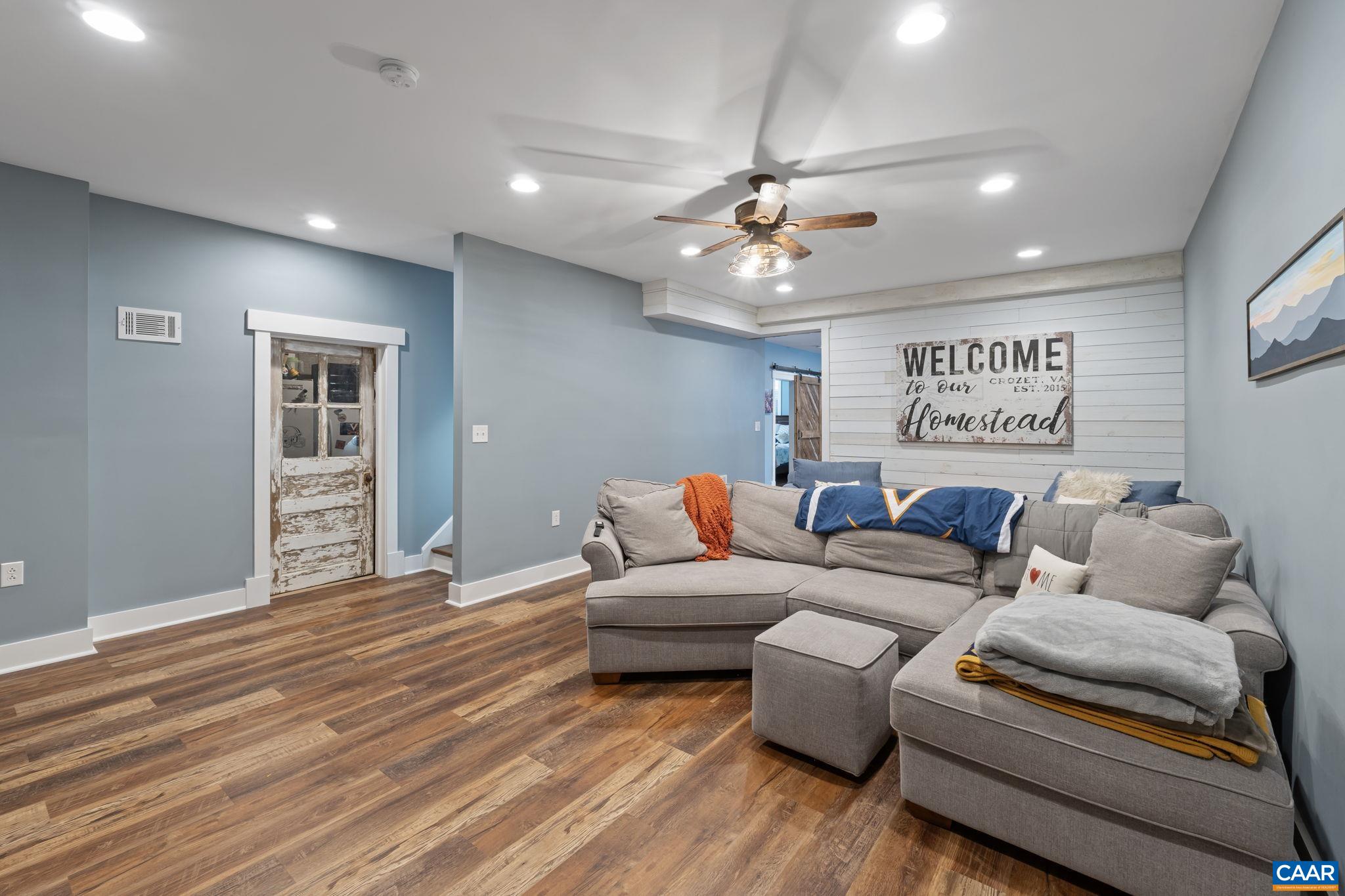 922 HADEN LN