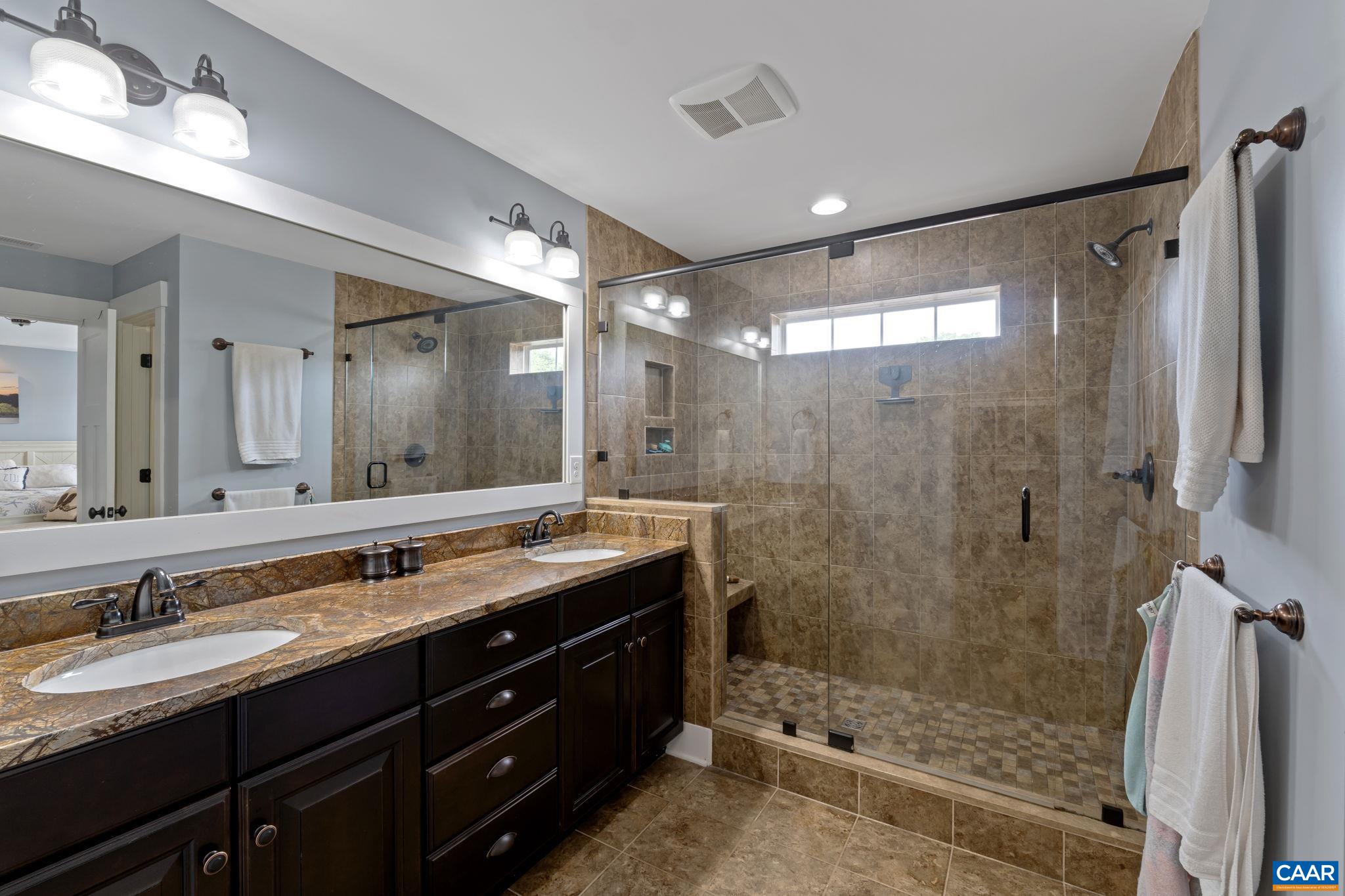 922 HADEN LN