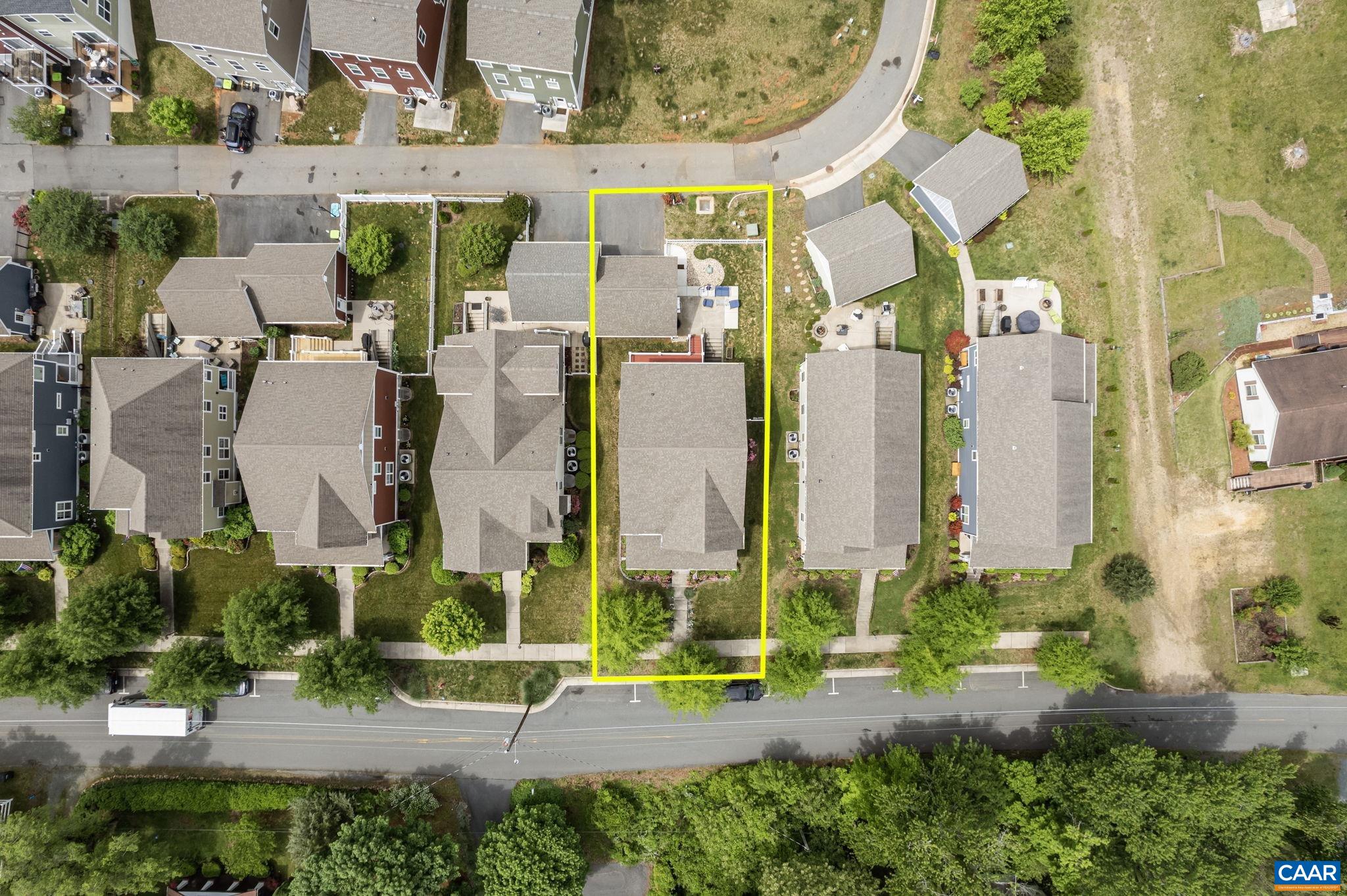 922 HADEN LN