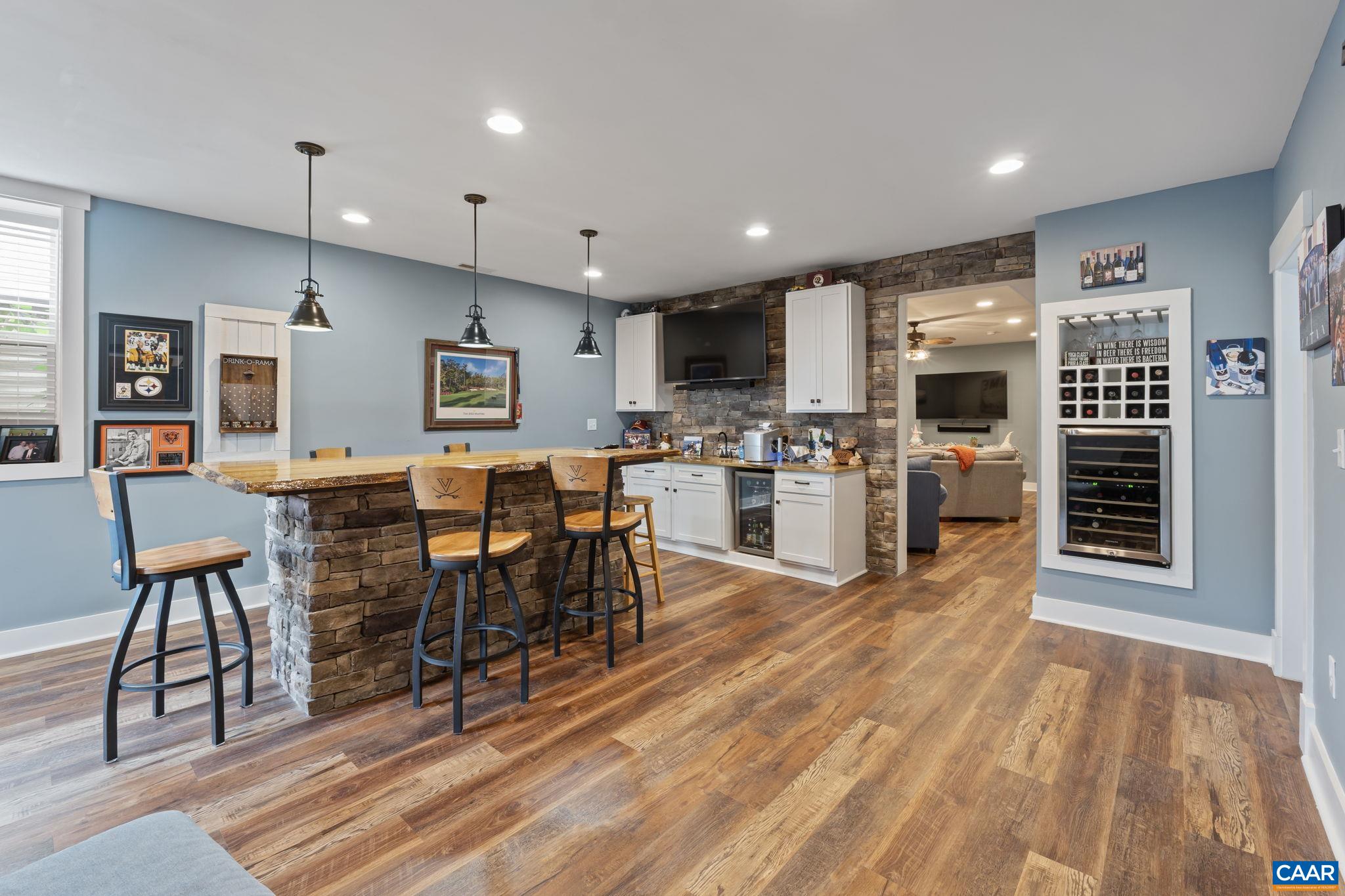 922 HADEN LN
