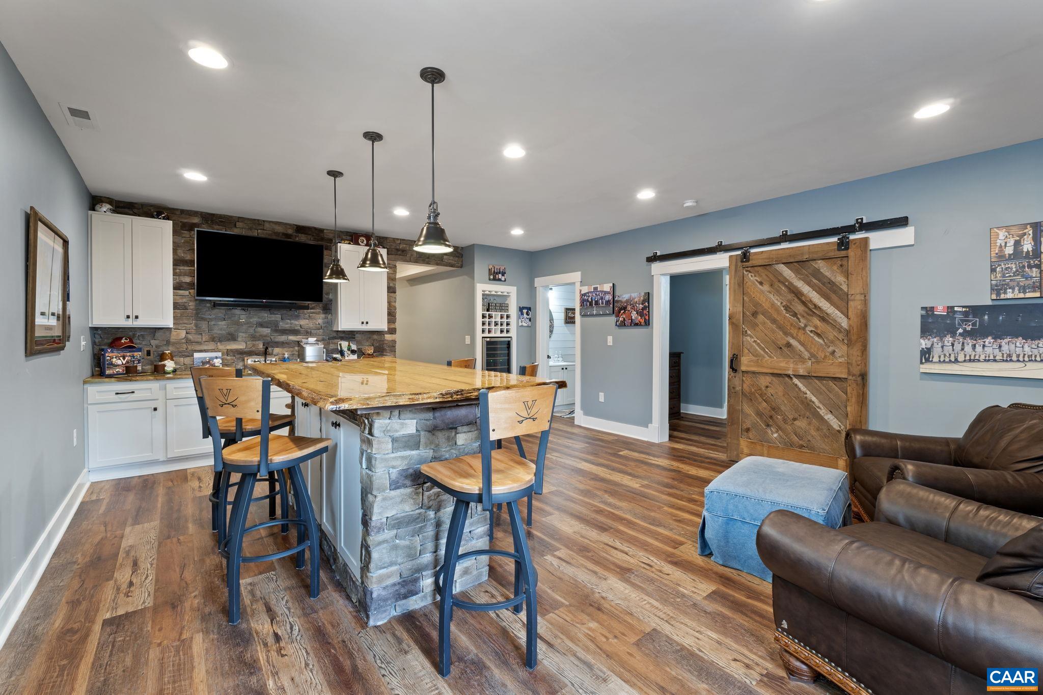 922 HADEN LN