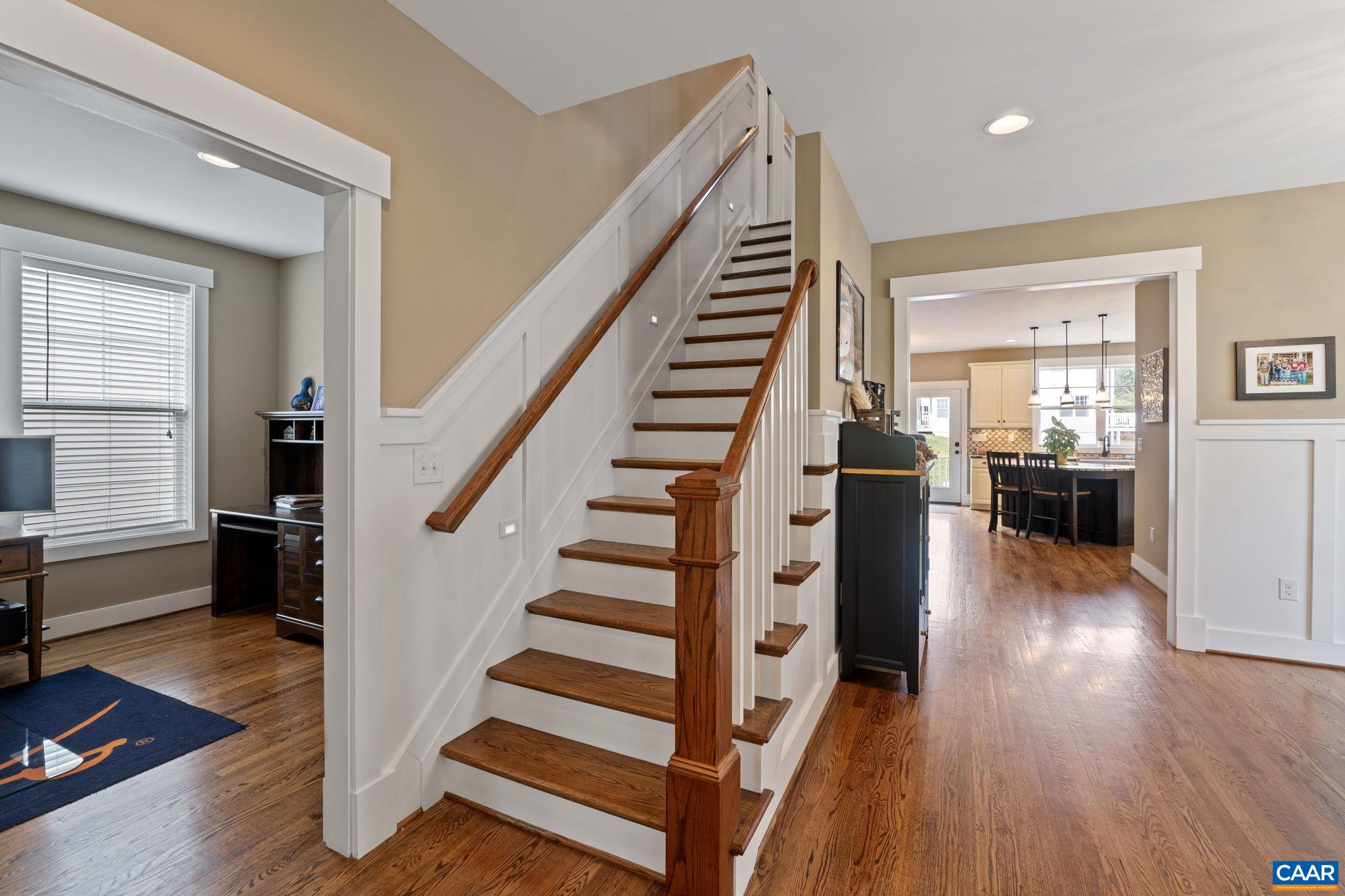 922 HADEN LN
