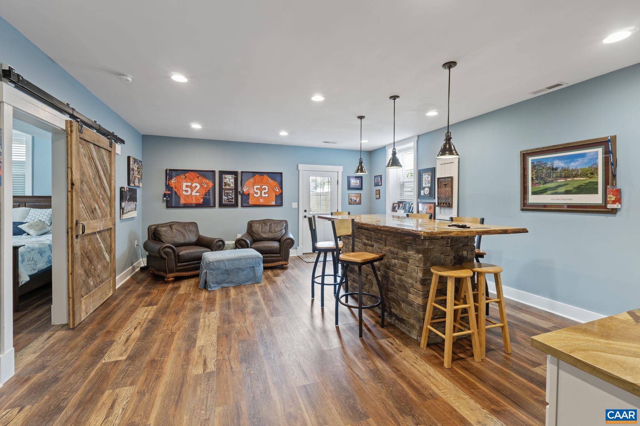922 HADEN LN